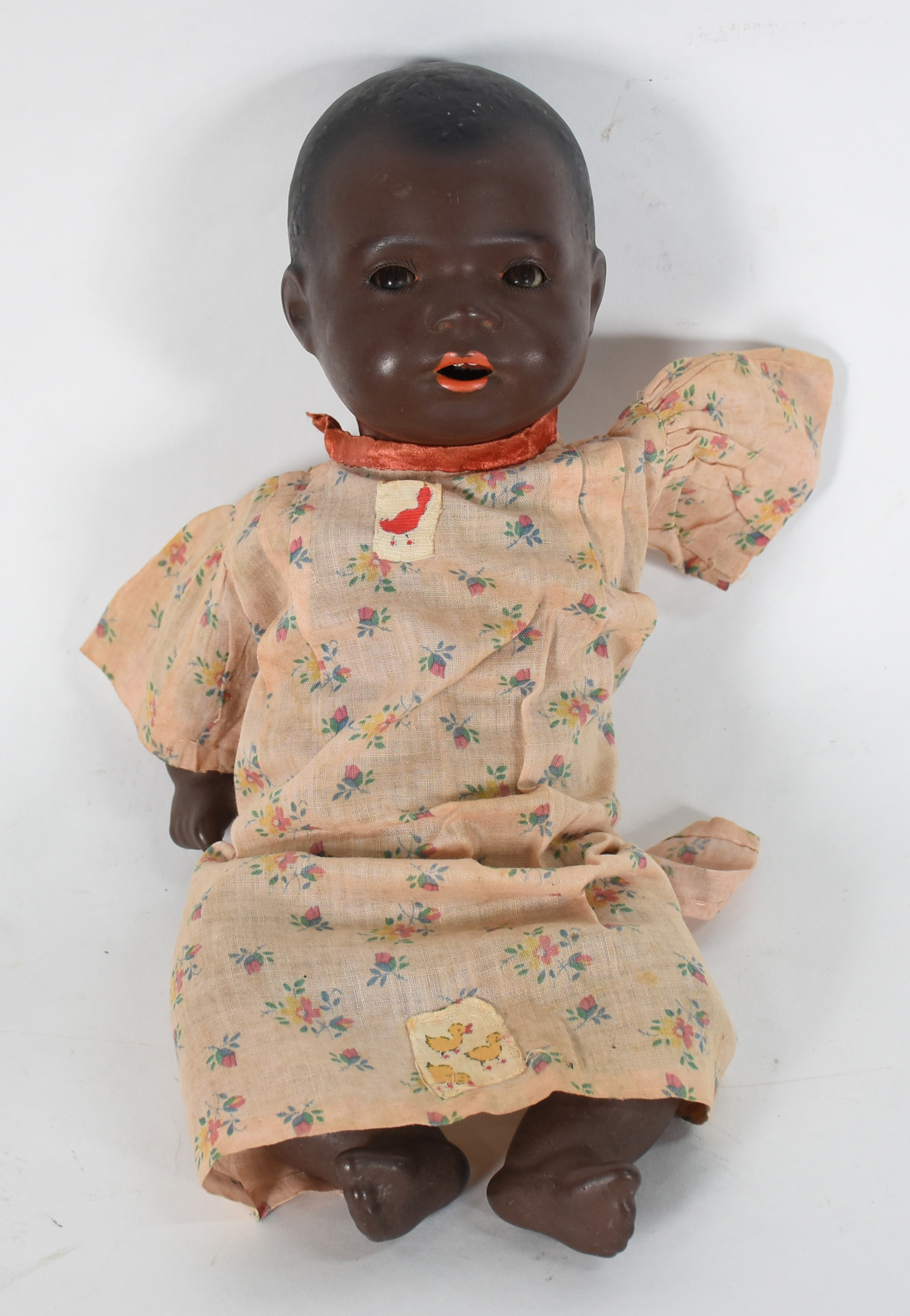 Antiga boneca alemã, olhos articulados, boca semi aberta, um dos... - foto 4 de 5