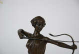 Escultura de bronze Art Deco representando Dian... - Escultura de bronze Art Deco representando Diana Caçadora. Altura 33 cm.