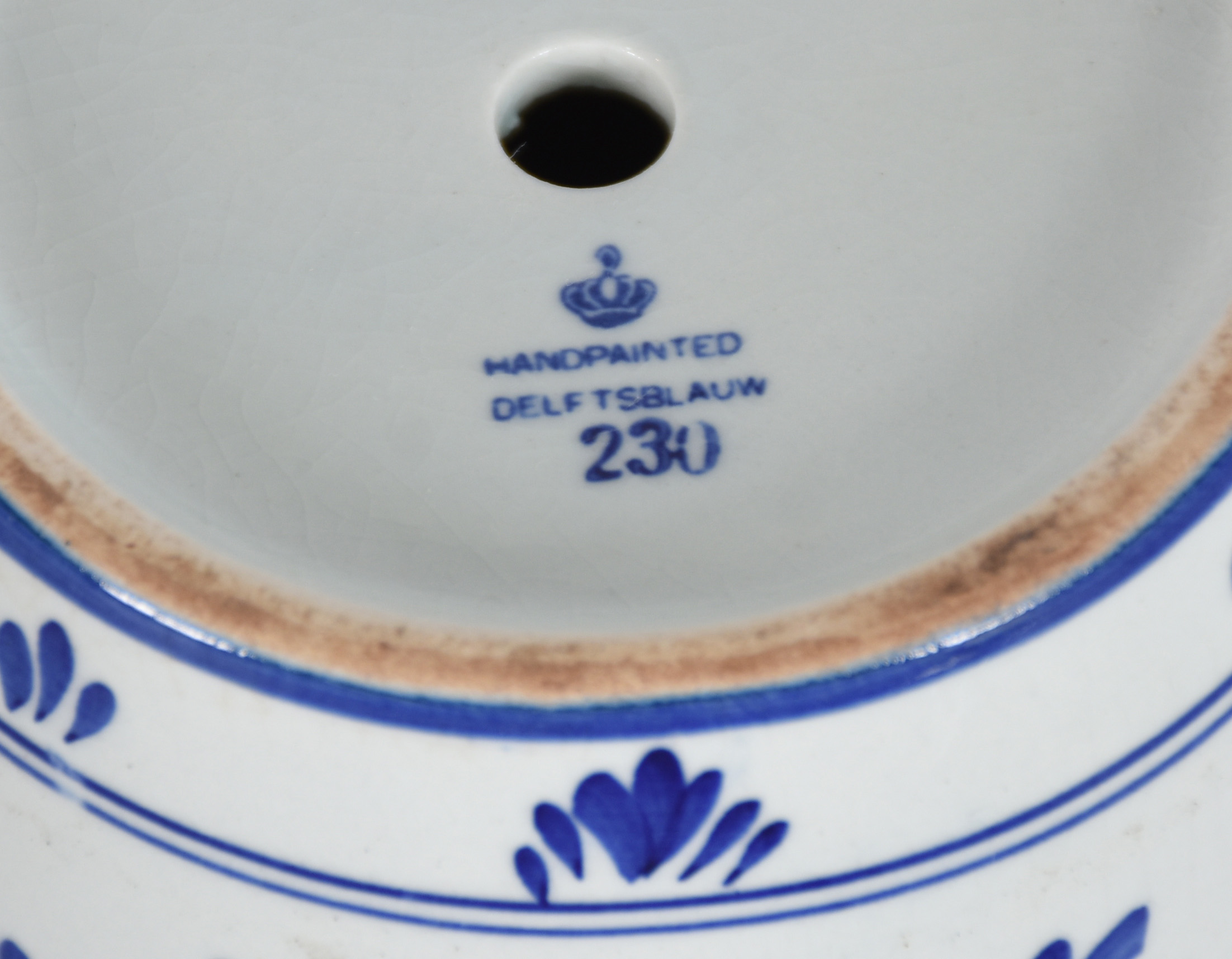 Lote com 9 peças de porcelana, diversas procedências, sendo: Sopeira... - foto 5 de 6