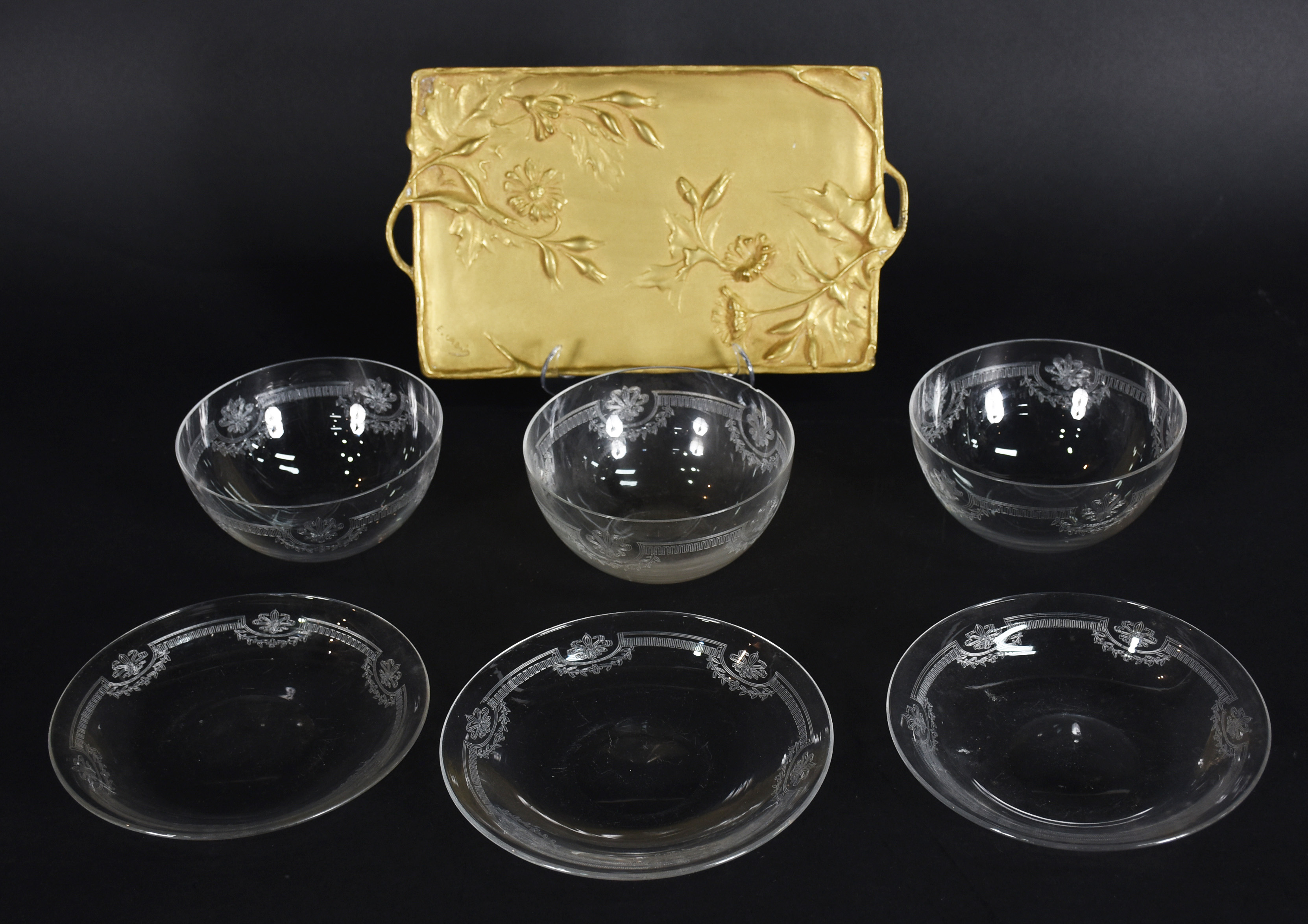 Diversas peças, sendo: Três bowls com 4 pratinhos de cristal Saint... - foto 1 de 5