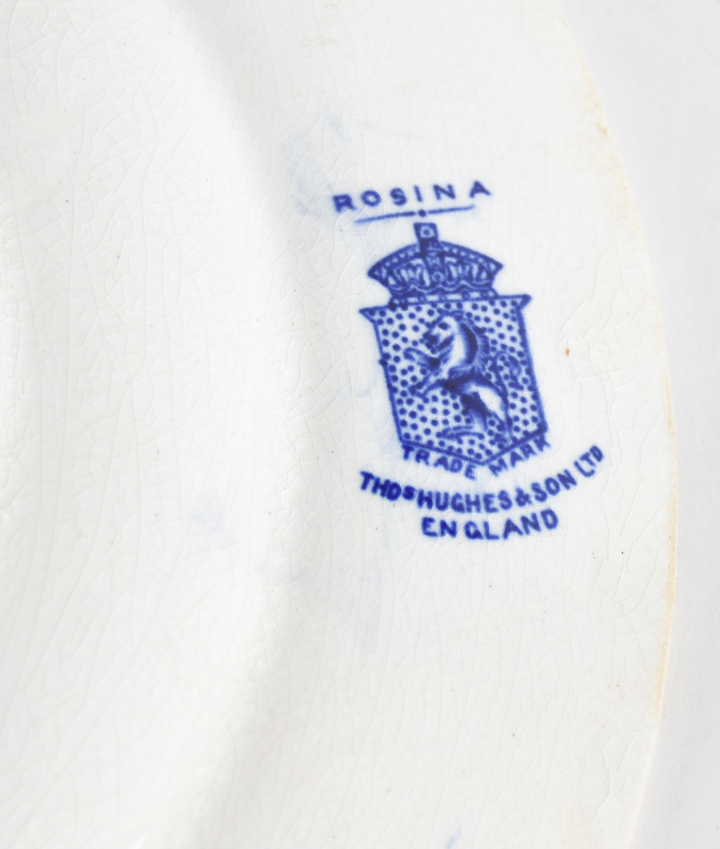 Nove pratos decorativos de porcelana de diversas procedências. - foto 2 de 6