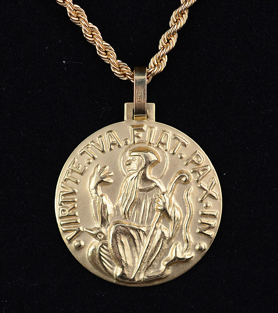 Colar de ouro 18 k (45 cm de comprimento) com pingente - 7,8 g. - foto 2 de 3