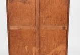 Móvel  de madeira nobre com 2 portas de esteiri... - Móvel  de madeira nobre com 2 portas de esteirinha.