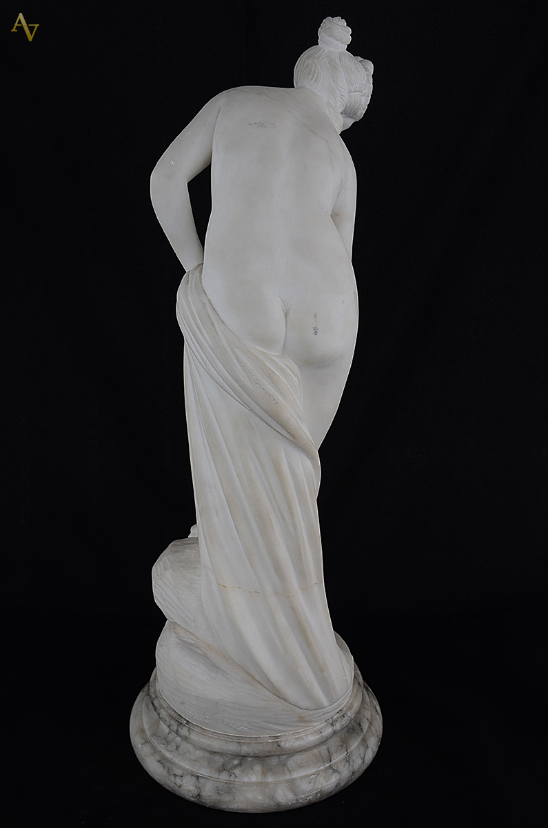 Escultura de mármore representando Afrodite. Altura 56 cm. (apresenta... - foto 3 de 3