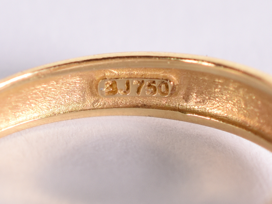Anel de ouro amarelo 18 k com safiras brancas. Aro 14. (Por motivo de... - foto 4 de 4