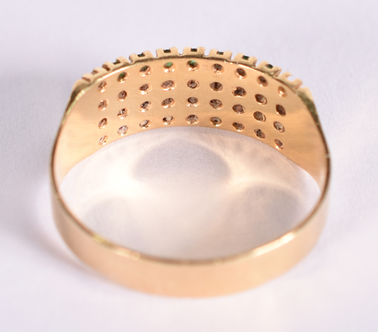 Anel de ouro amarelo 18 k com esmeraldas, rubis e brilhantes. Aro 17... - foto 4 de 4