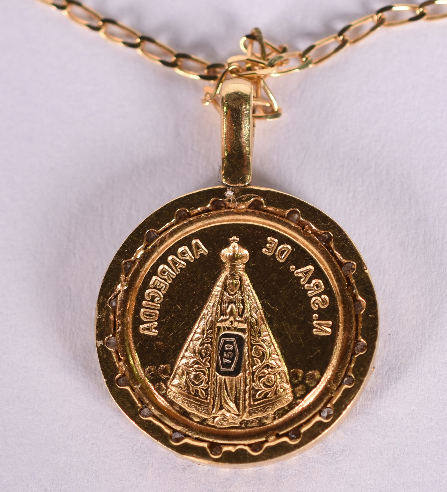 Gargantilha de ouro amarelo 18 k com 20 brilhantes. (Por motivo de... - foto 3 de 4