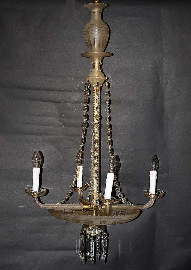 Lustre de cristal com 4 braços, bacia fosca lapidada com borda em...