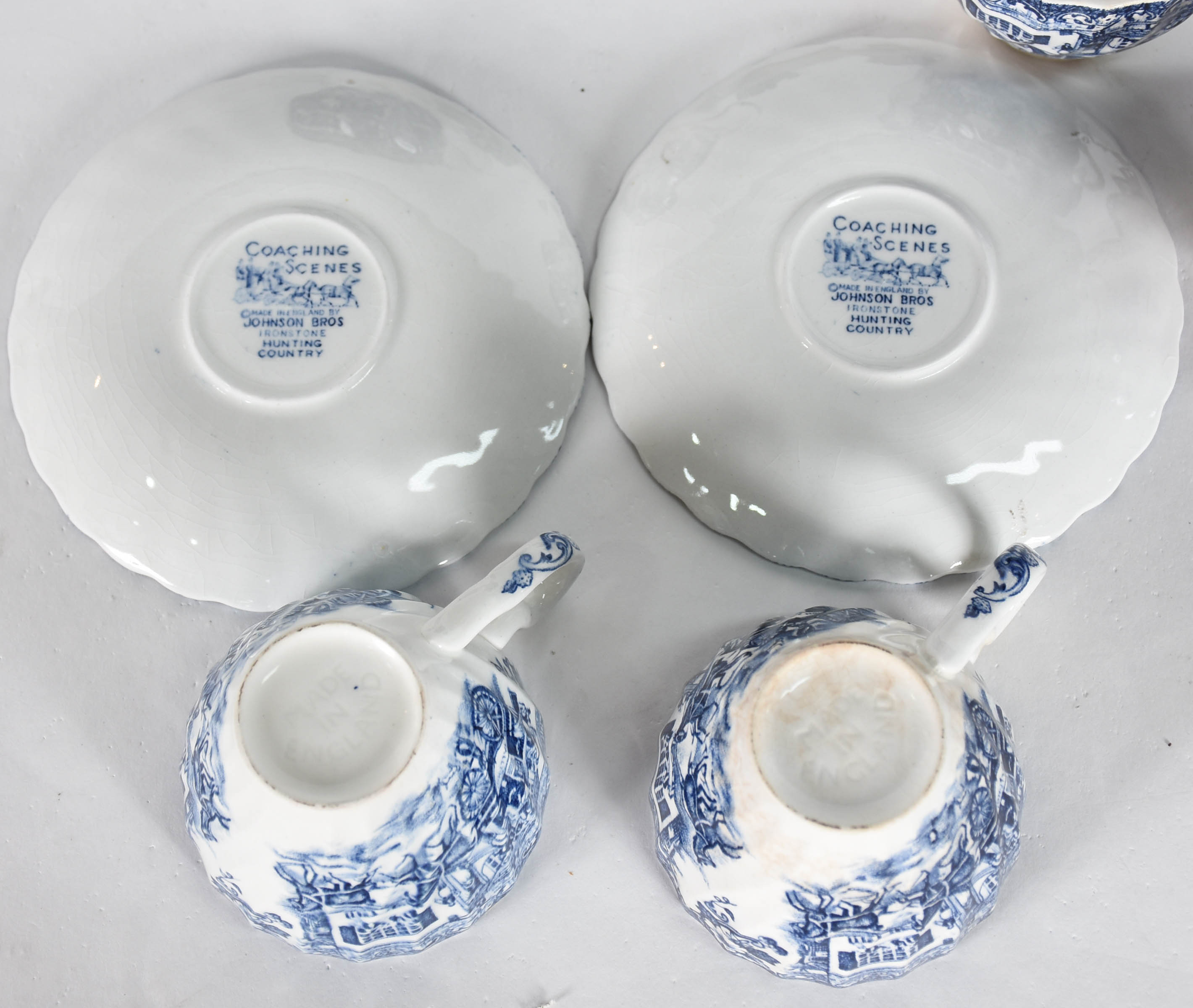Conjunto com 11 xícaras para café com pires de faiança inglesa azul e... - foto 4 de 5