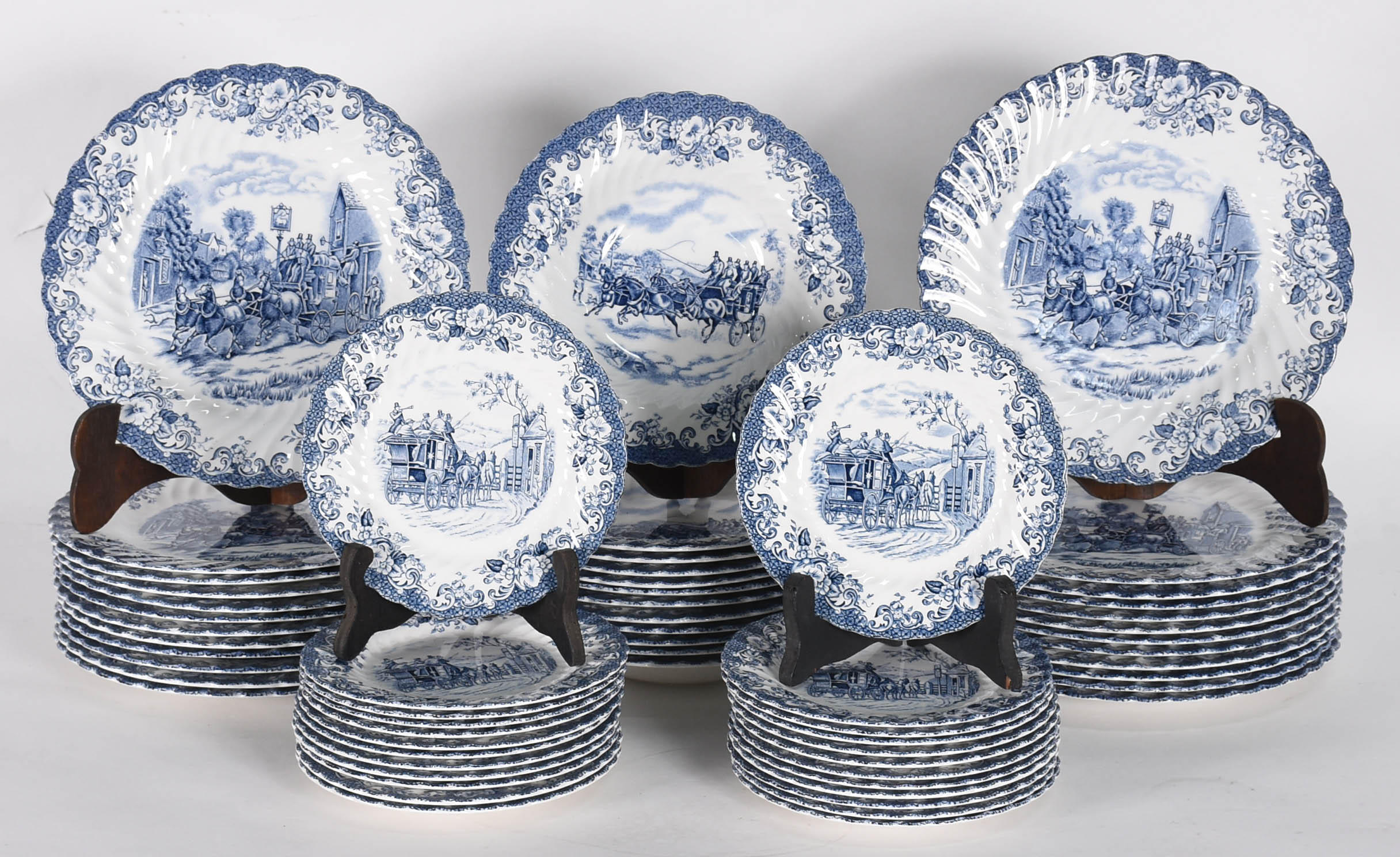 Aparelho de jantar de faiança inglesa azul e branca, composto de 24... - foto 2 de 6