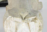 Quatro esculturas de diversos materiais represe... - Quatro esculturas de diversos materiais representando torsos femininos.