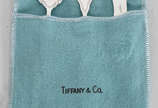 TIFFANYS - tres pequenos talheres de metal EPNS... - TIFFANYS - tres pequenos talheres de metal EPNS com cabos de madrepérola.