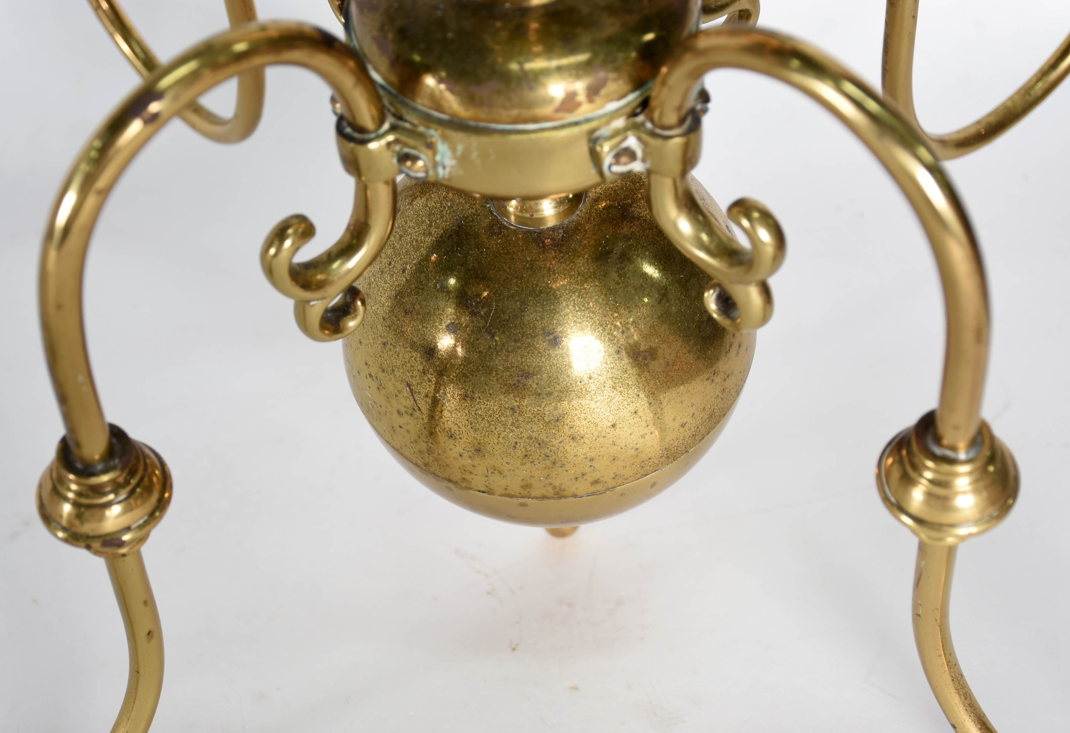 Lustre estilo holandes de metal dourado - foto 2 de 2