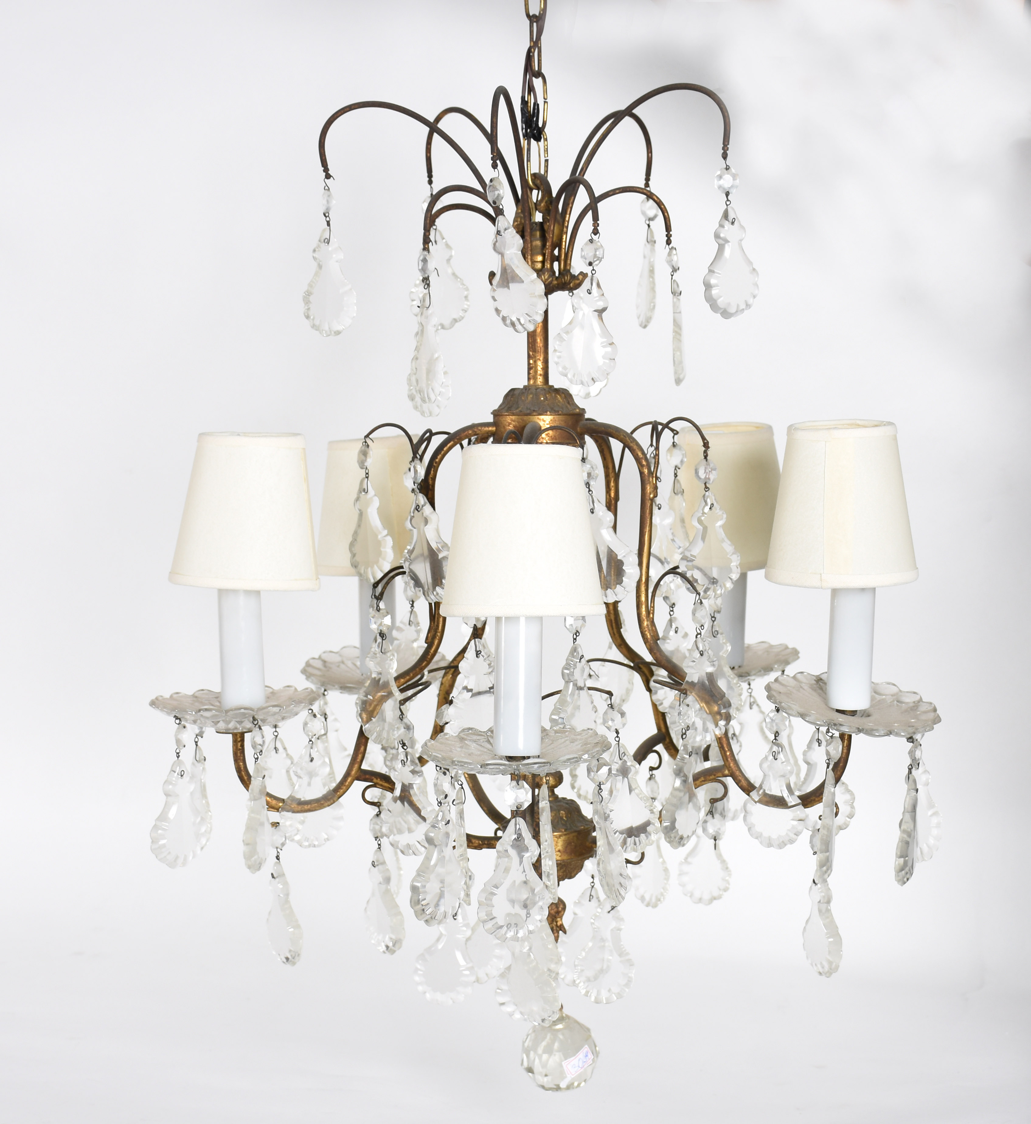 Lustre para 5 luzes com estrutura de metal dourado e placas de... - foto 1 de 2