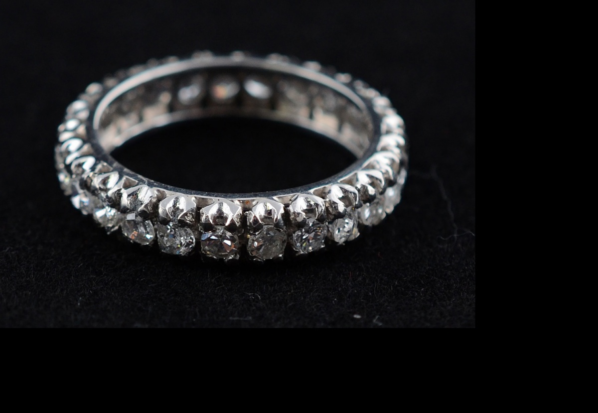 Aliança completa com 1,70 ct de brilhantes - 4,0 g - Aro 15.