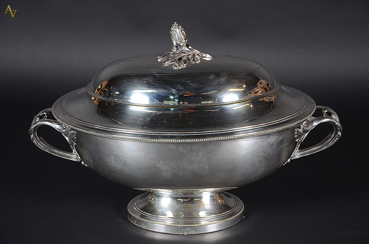 CHRISTOFLE - Grande sopeira oval de metal espessurado a prata...