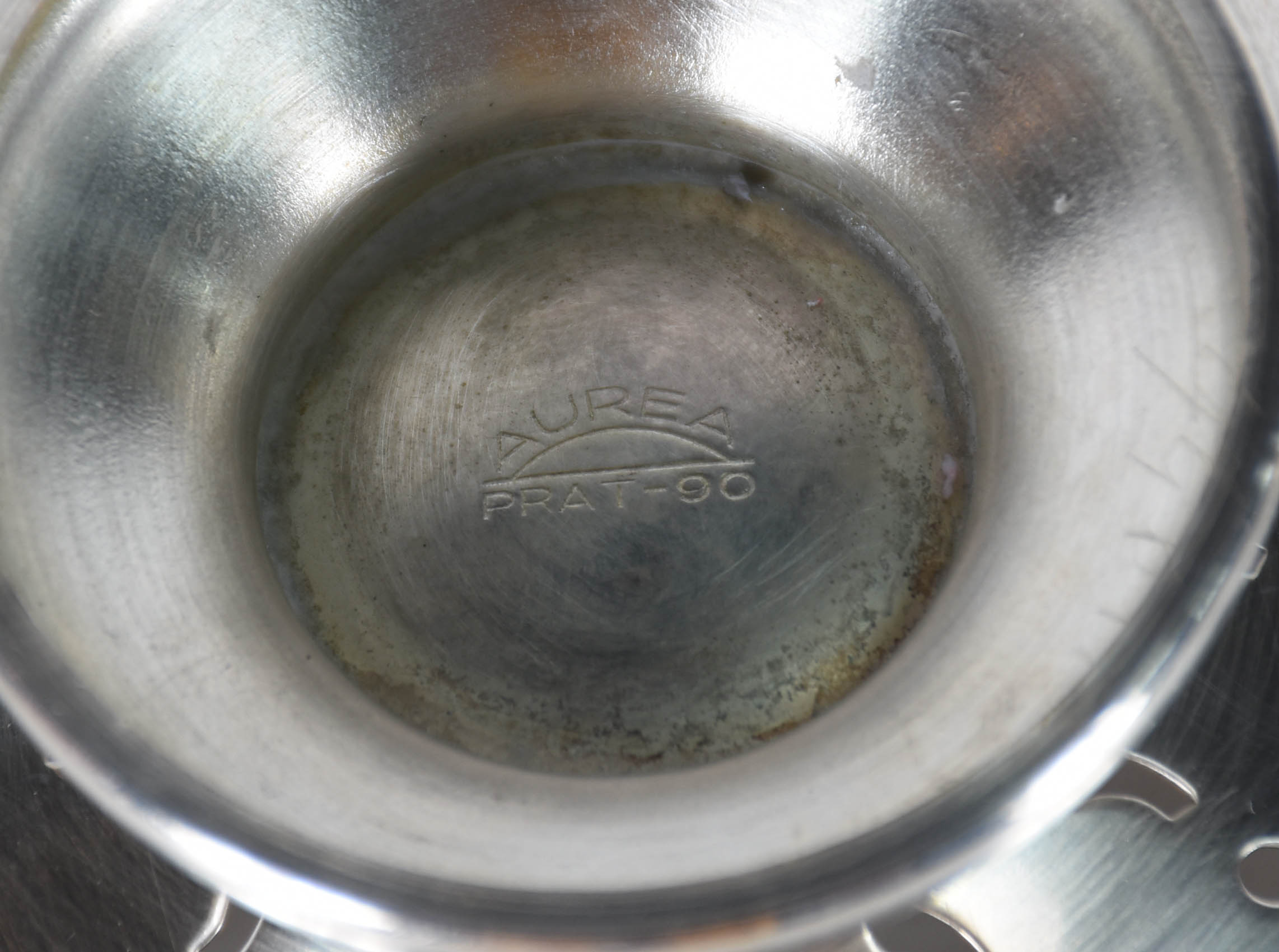 Diversas peças de metal prateado, sendo: Pequeno serviço de café... - foto 4 de 4
