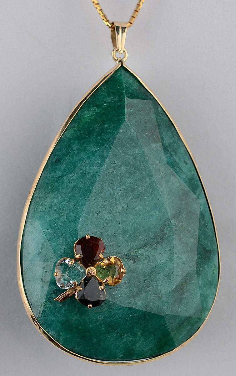Cordão de ouro amarelo 18-750, com pingente de esmeralda com... - foto 1 de 5