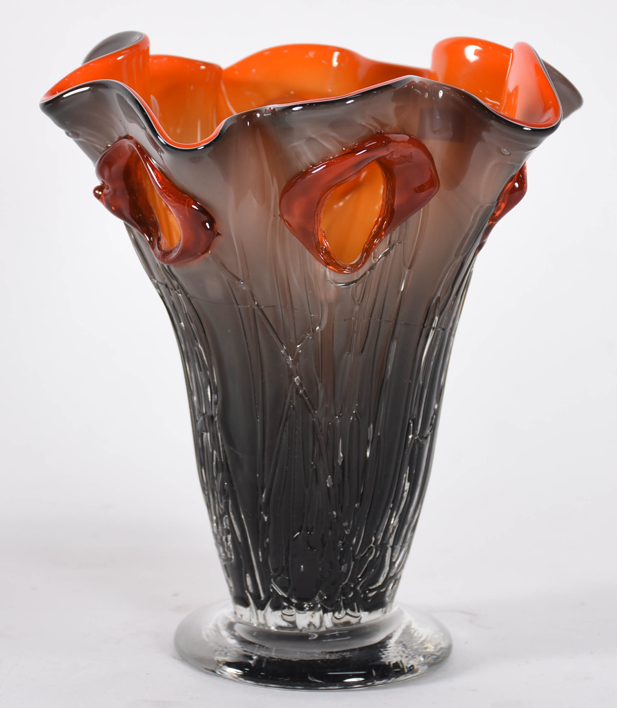 Vaso de murano com parte interna na cor laranja, bora em gomos com... - foto 1 de 3