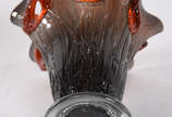 Vaso de murano com parte interna na cor laranja... - Vaso de murano com parte interna na cor laranja, bora em gomos com vazados.