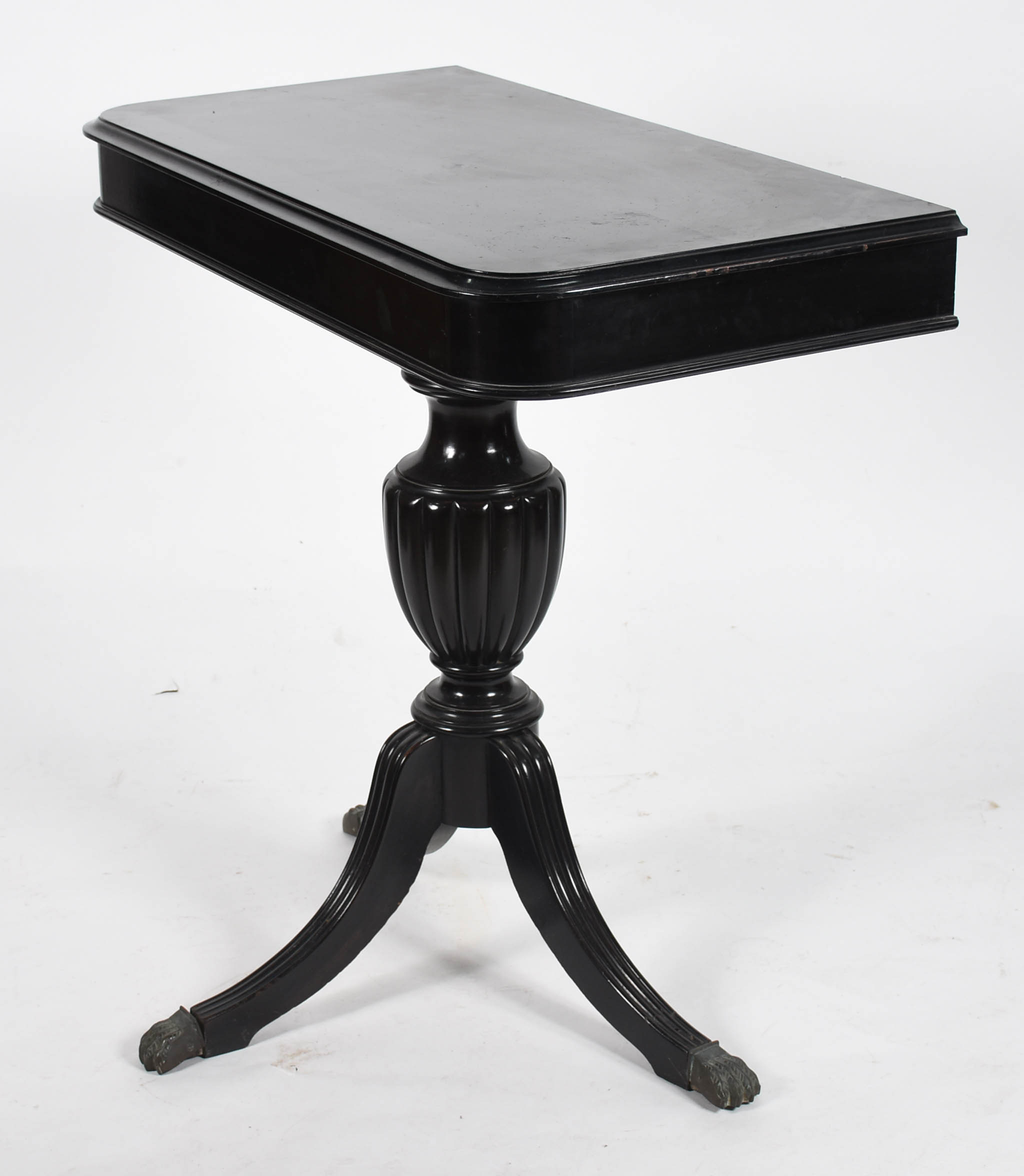 Console de madeira nobre, tampo retangular apoiado sobre coluna... - foto 1 de 8