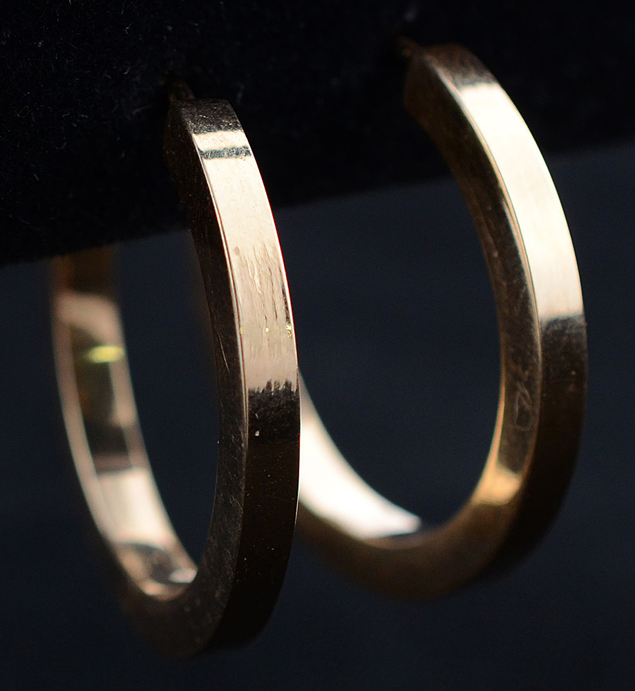 Par de brincos "argola" de ouro 18 k - 6,0 g.