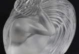 Escultura  de cristal de Sèvres repres.figura f... - Escultura  de cristal de Sèvres repres.figura feminina, assinada.