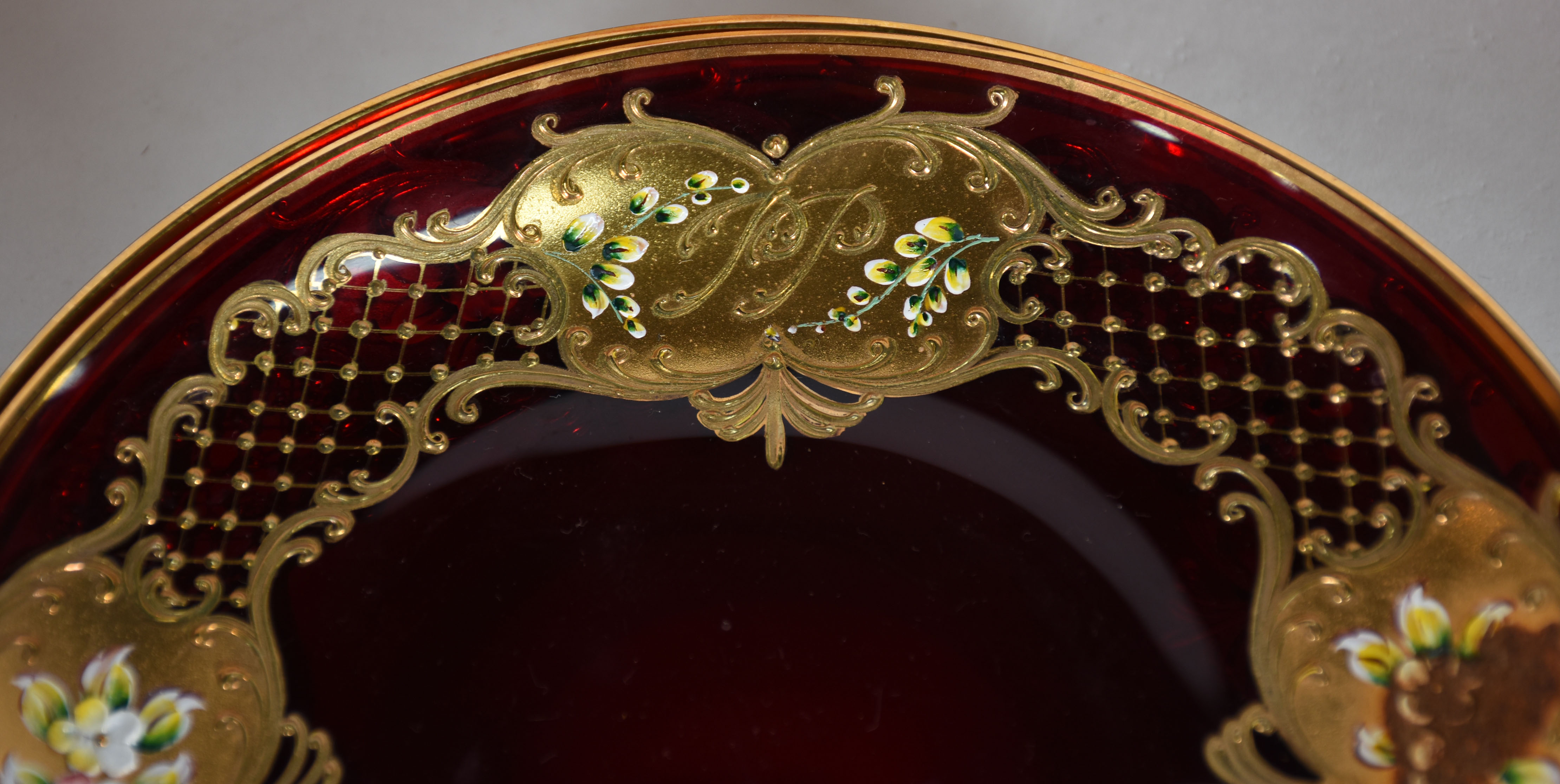 Conjunto de cristal tcheco vermelho com dourado, composto por 12... - foto 4 de 5