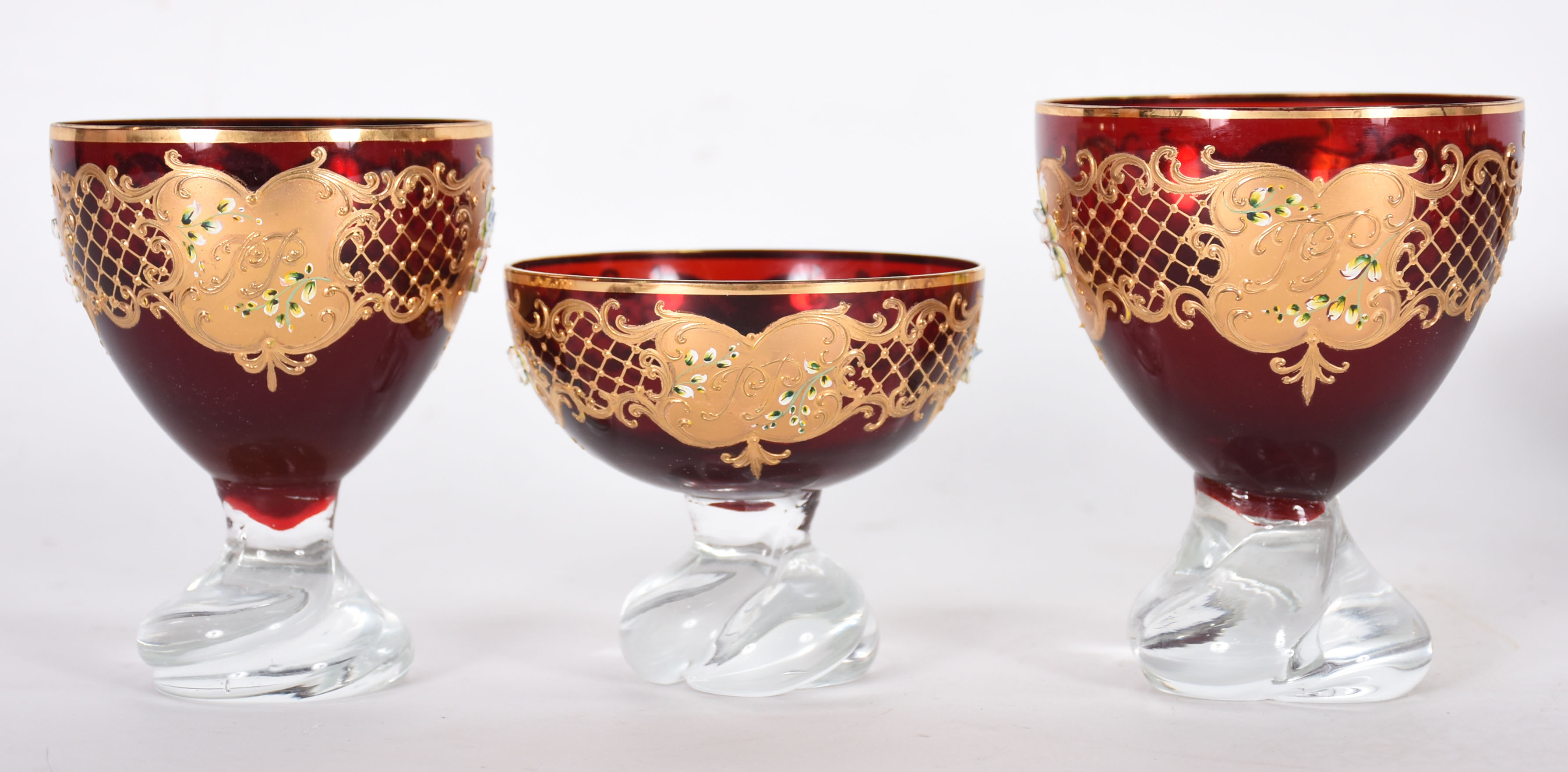 Conjunto de cristal tcheco vermelho com dourado, composto por 12... - foto 5 de 5