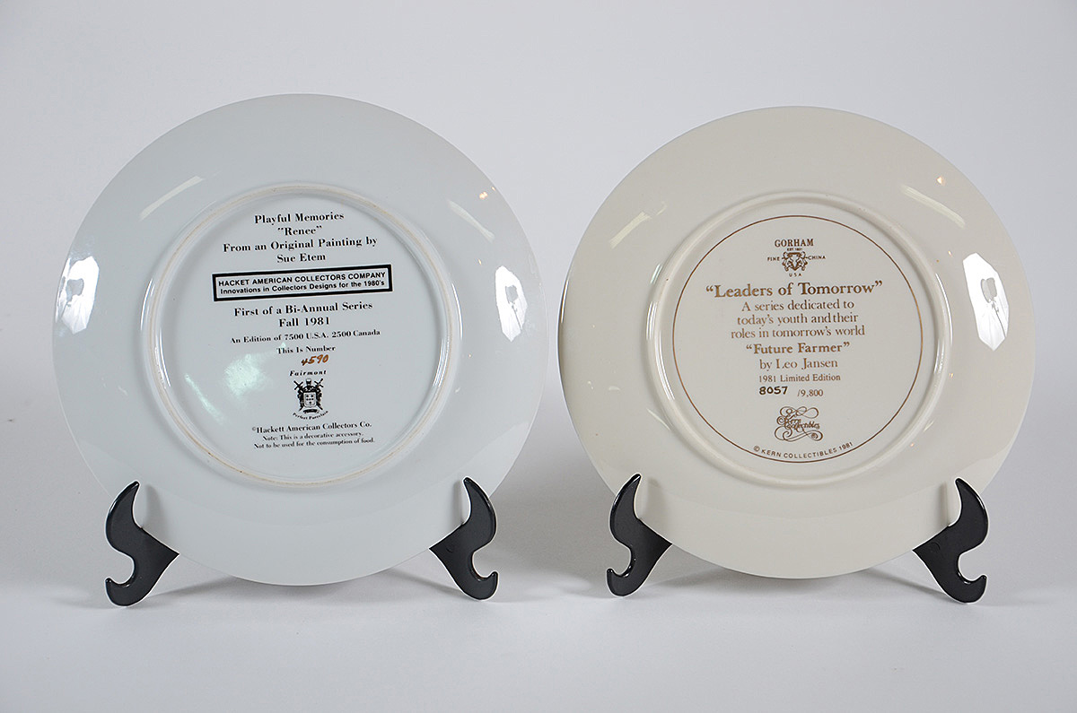 Conjunto com 4 pratos de porcelana americana decorados com figuras de... - foto 3 de 3