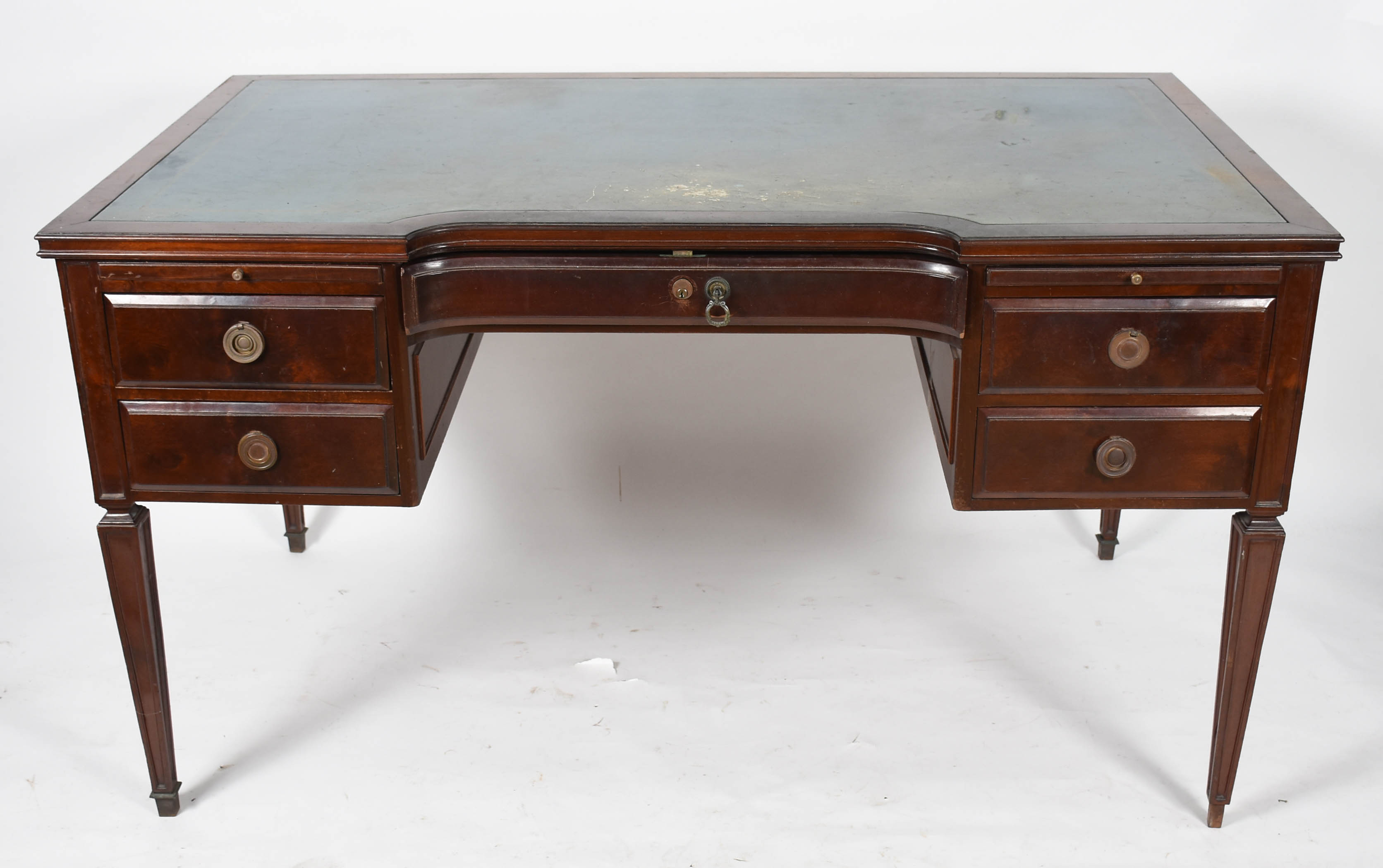Mesa de escritório de madeira nobre, estilo ingles, tampo forrado de... - foto 1 de 8