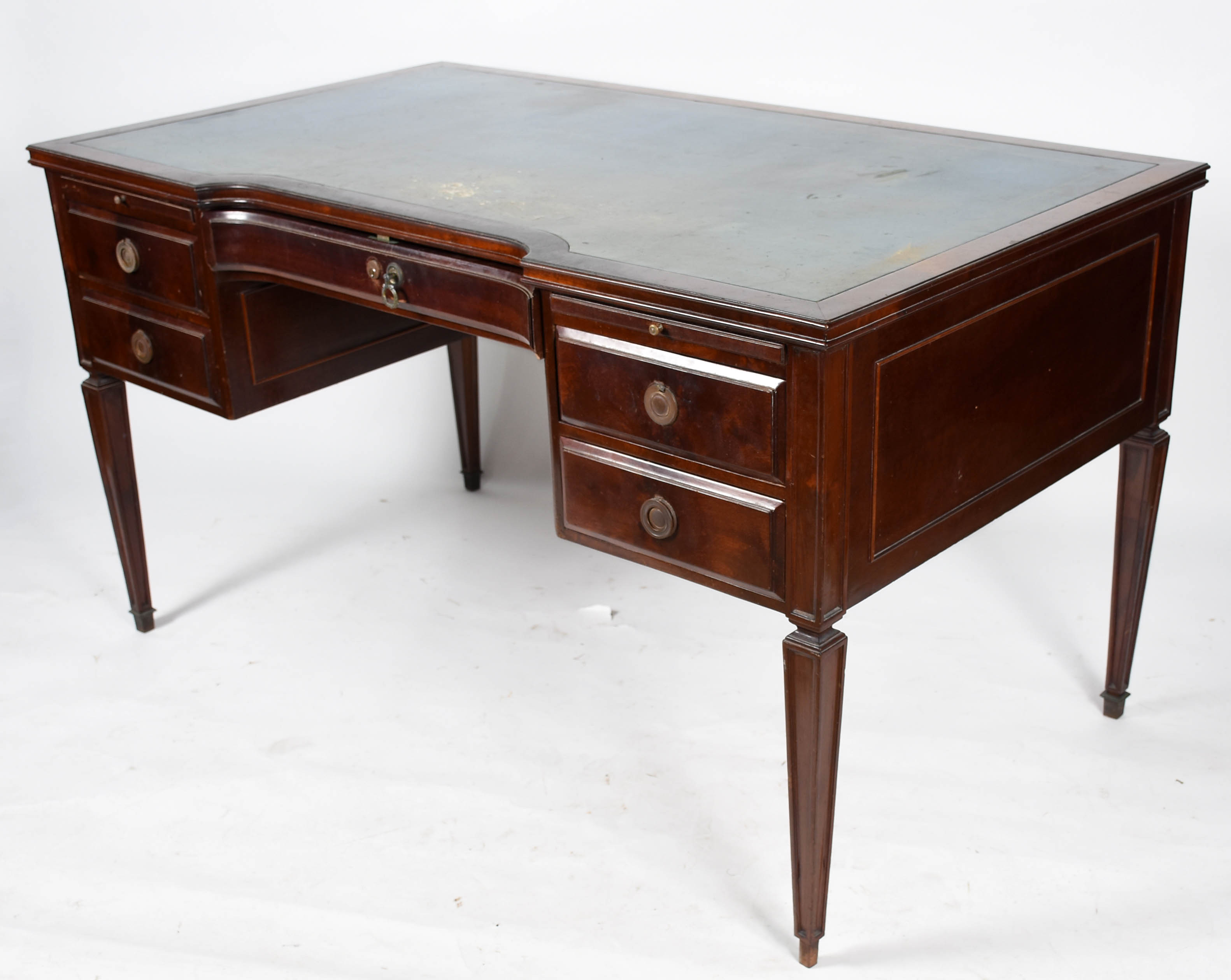 Mesa de escritório de madeira nobre, estilo ingles, tampo forrado de... - foto 2 de 8