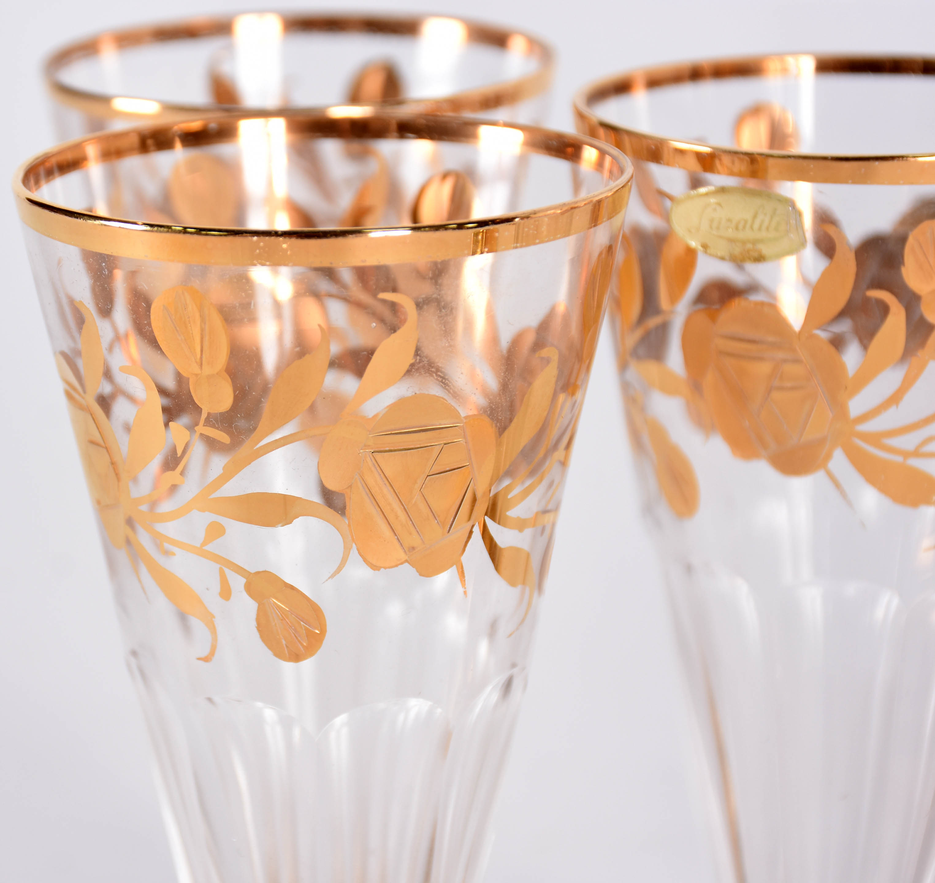 Conjunto de garrafa com 6 copos de cristal facetado com flores... - foto 3 de 4