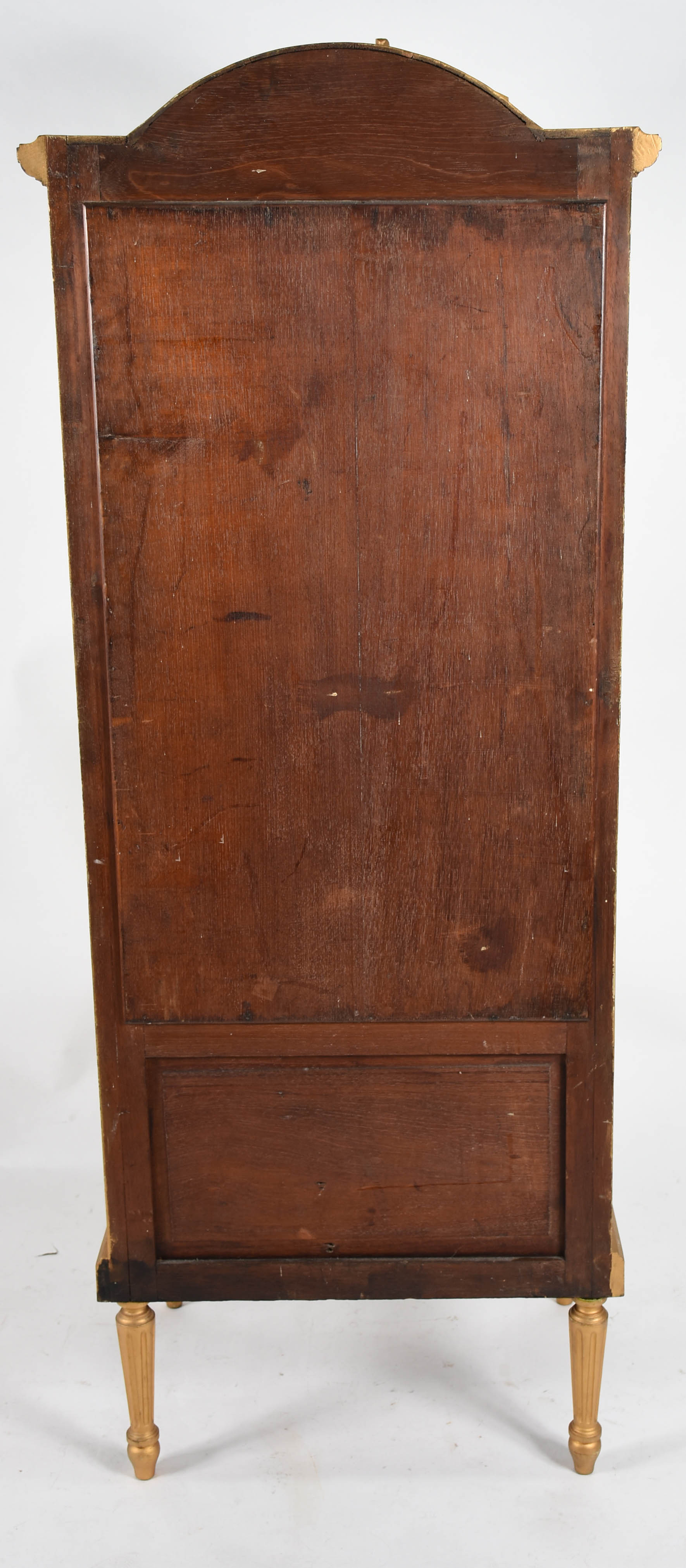 Vitrine estilo frances de madeira dourada, fundo espelhado e... - foto 5 de 5