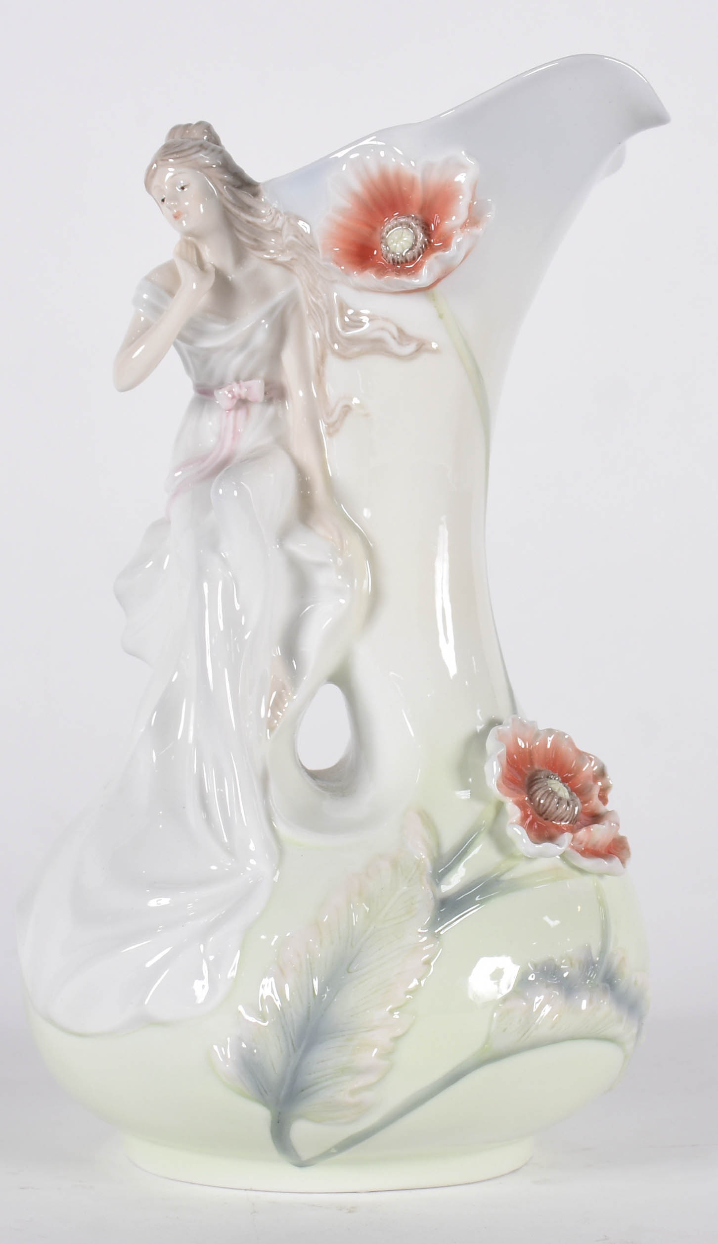 Jarra de porcelana policromada com figura feminina e flores em relevo. - foto 1 de 5