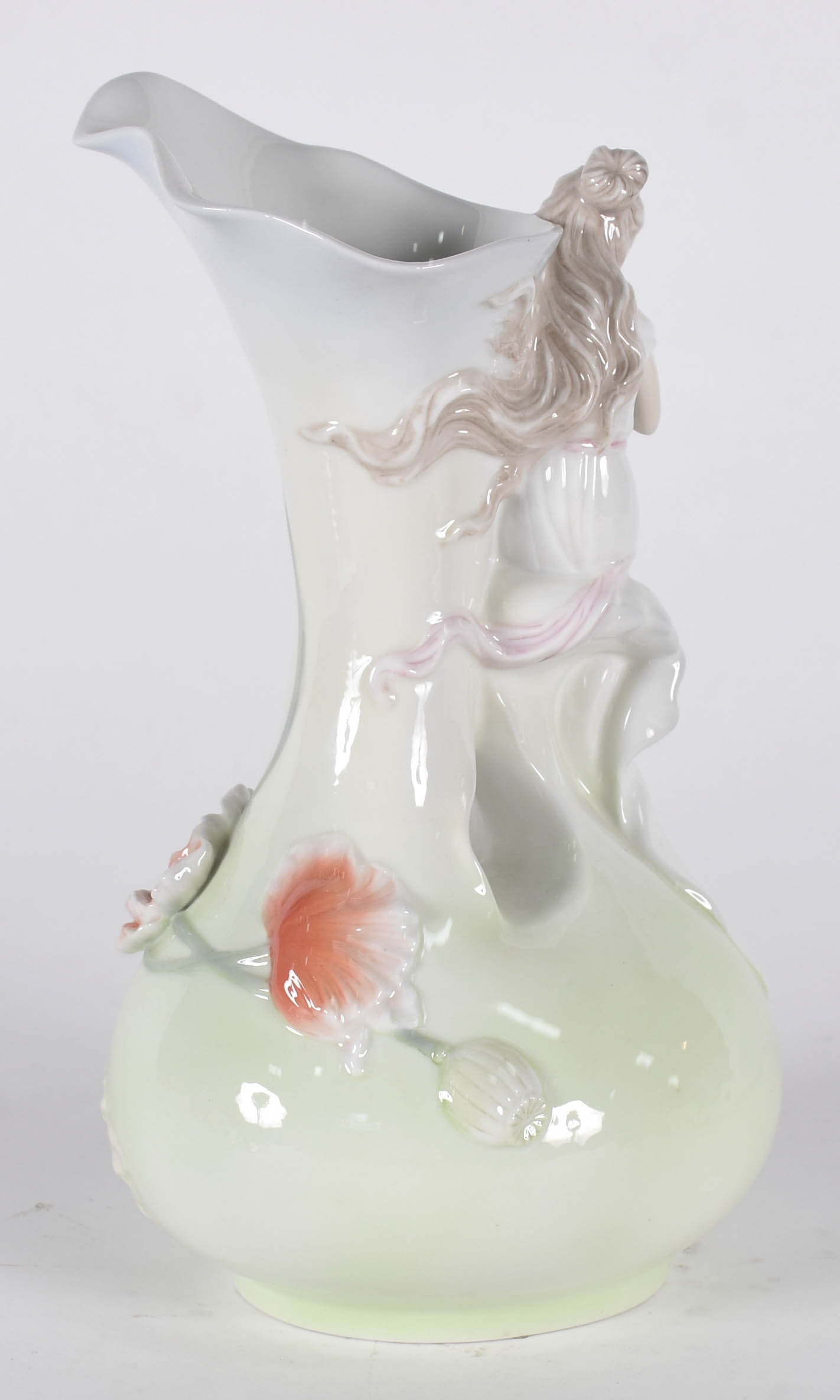 Jarra de porcelana policromada com figura feminina e flores em relevo. - foto 3 de 5