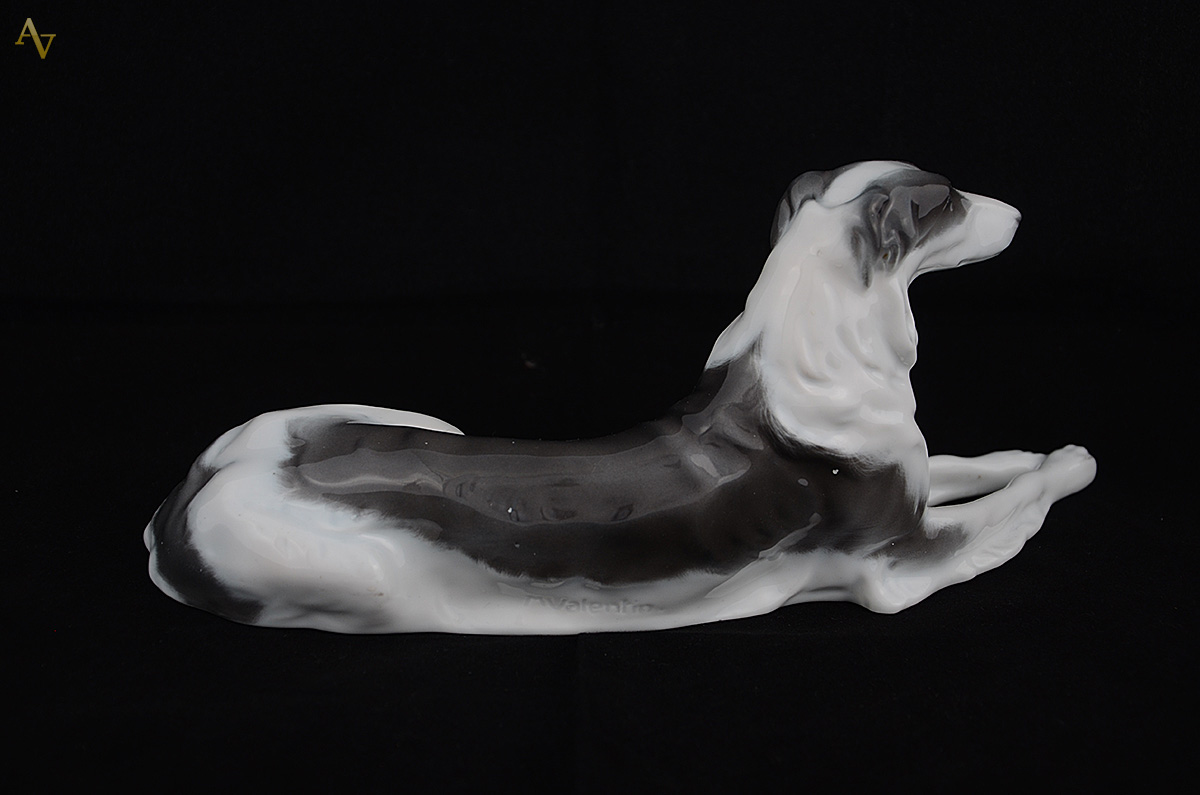 Cachorro de porcelana Rozenthal. Comprimento 27 cm (com restauro). - foto 2 de 4