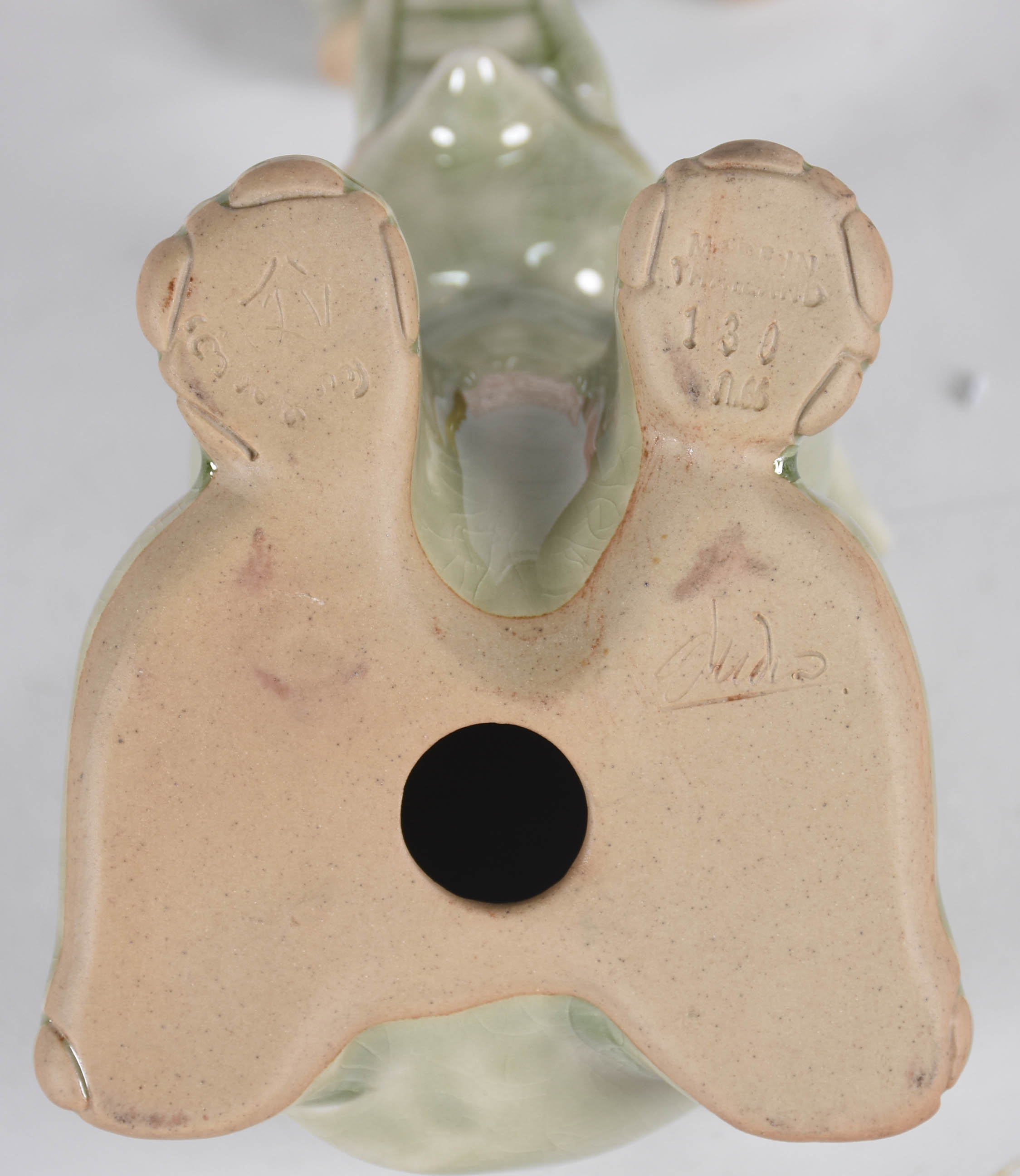 Diversas peças de porcelana sendo, dois elefantes, dois potiches e um... - foto 4 de 4