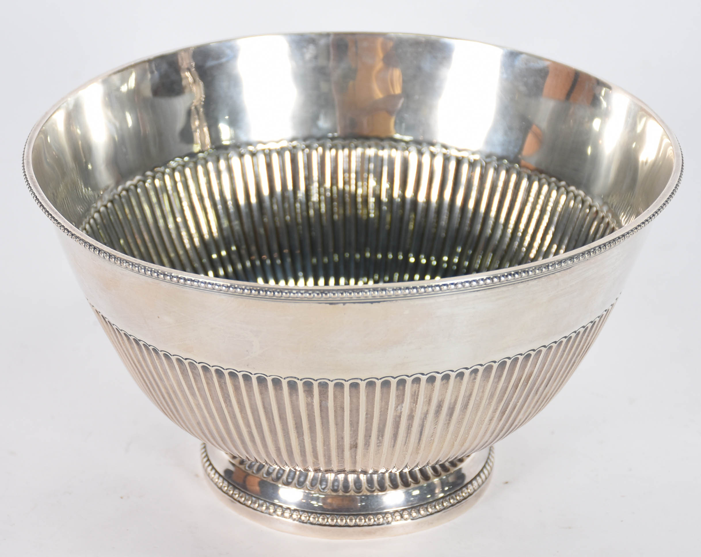 Bowl de prata portuguesa contrastada, feitio gomado, borda perolada. - foto 2 de 4
