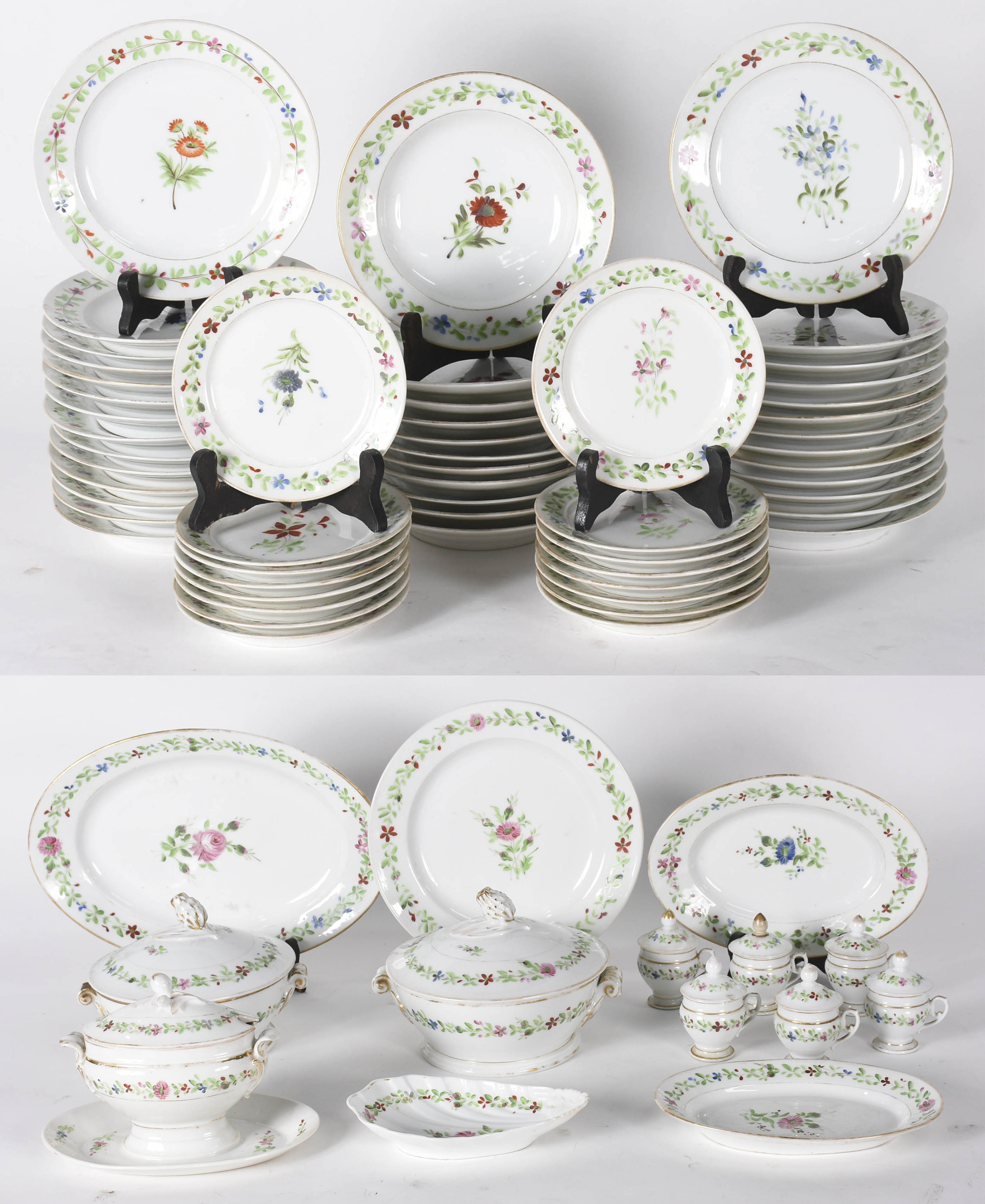 Aparelho de jantar de porcelana Velho Paris composto de 27 pratos... - foto 1 de 9