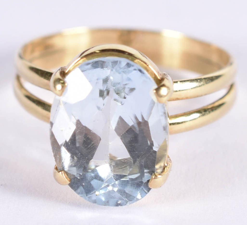 Anel de ouro 750 com 1 pedra água marinha, aproximadamente 5 ct, aro... - foto 1 de 3