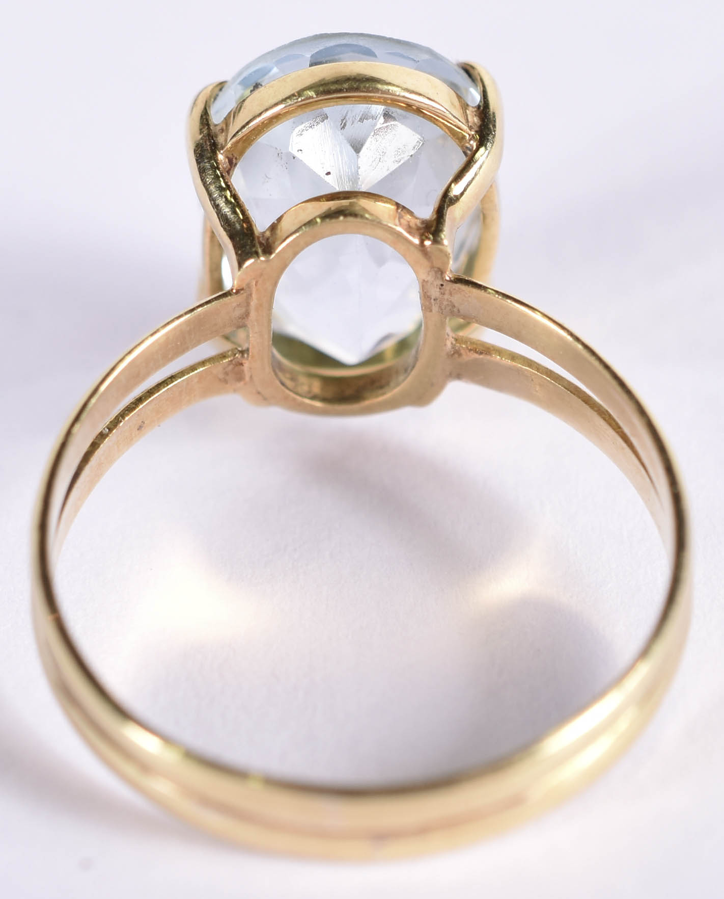 Anel de ouro 750 com 1 pedra água marinha, aproximadamente 5 ct, aro... - foto 3 de 3