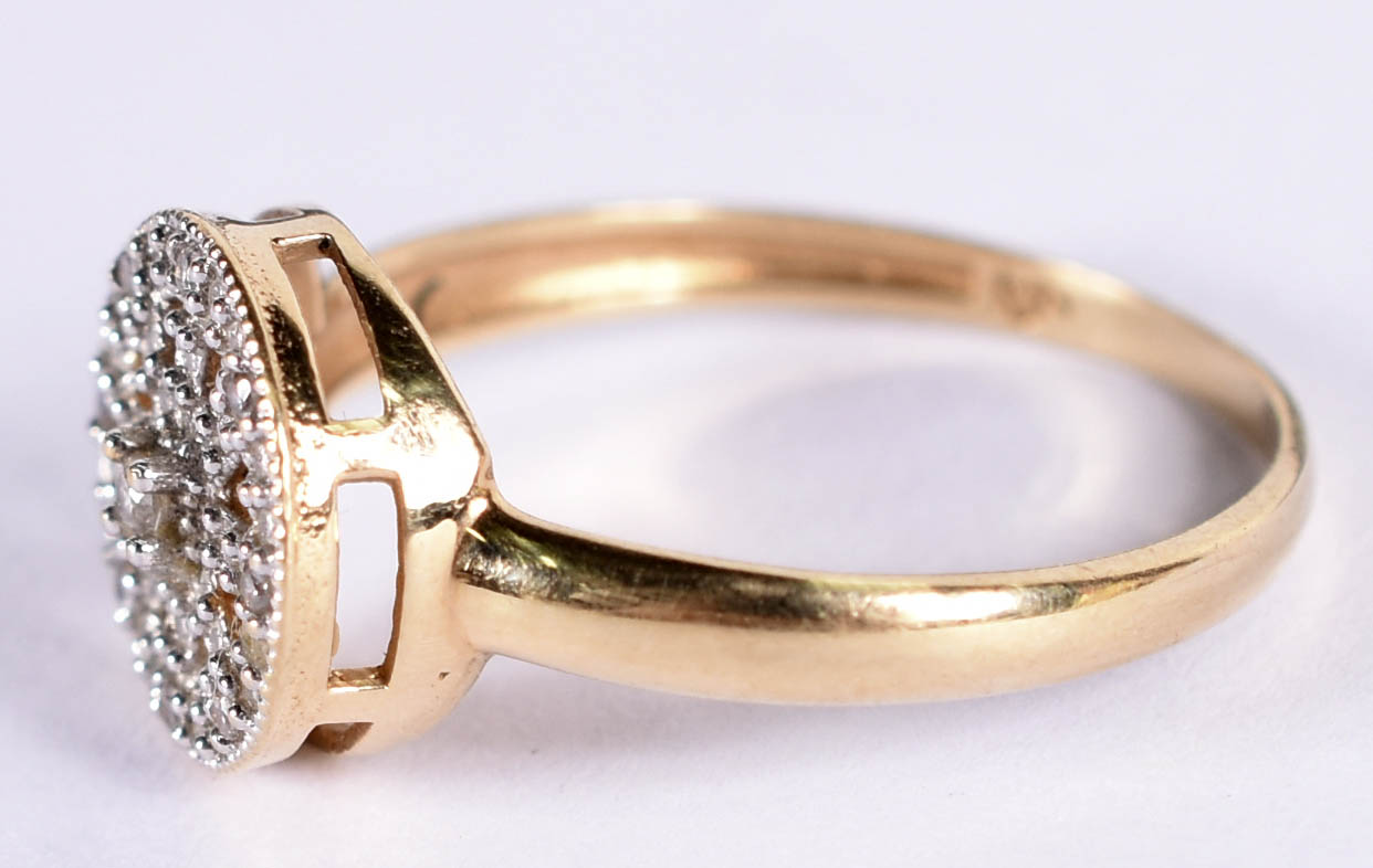Anel de ouro amarelo 18 k no feitio de pizza com brilhantes, aro 16... - foto 2 de 5