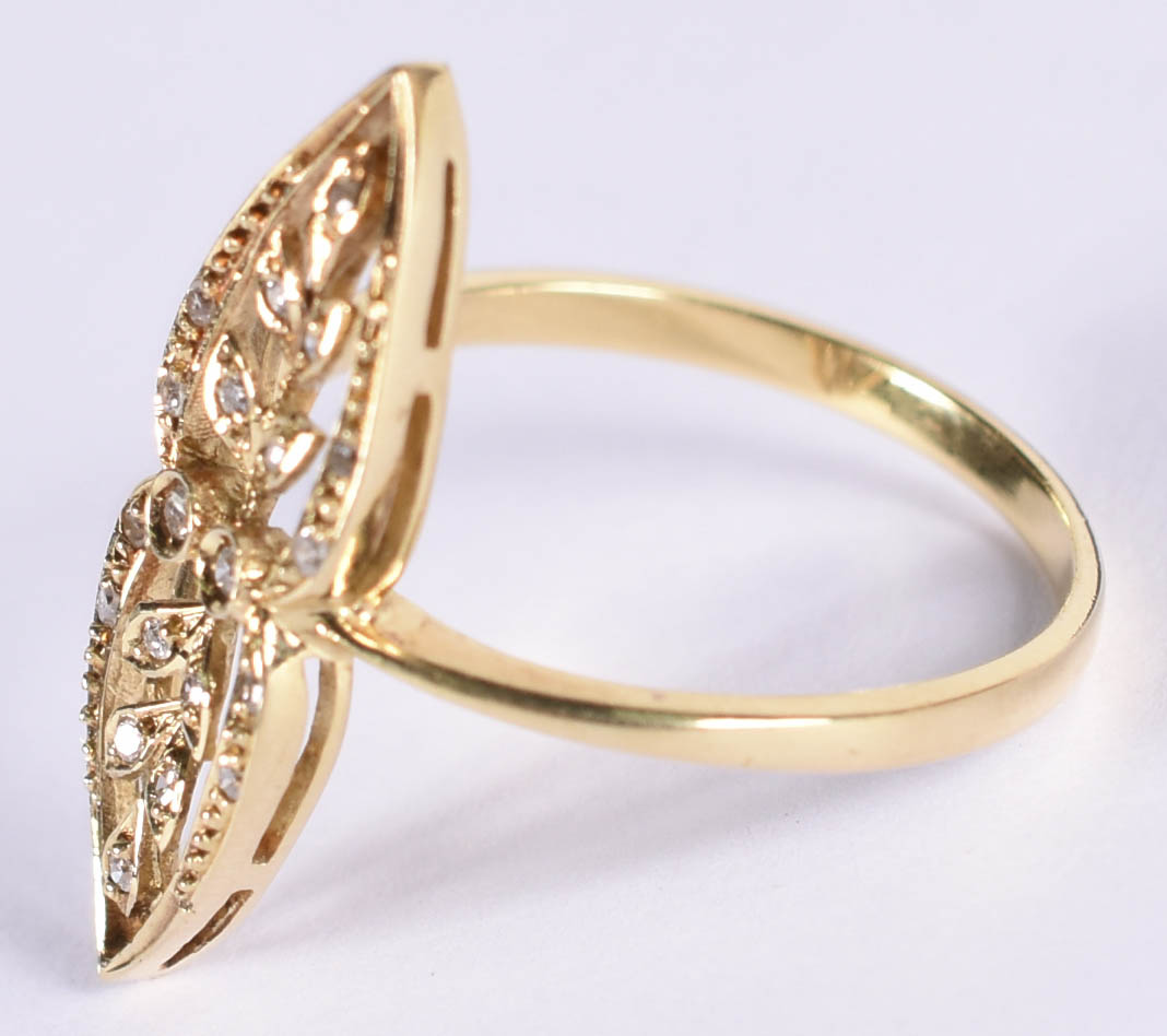 Anel de ouro 750 com mini brilhantes, aro 19 (por motivos de... - foto 2 de 4