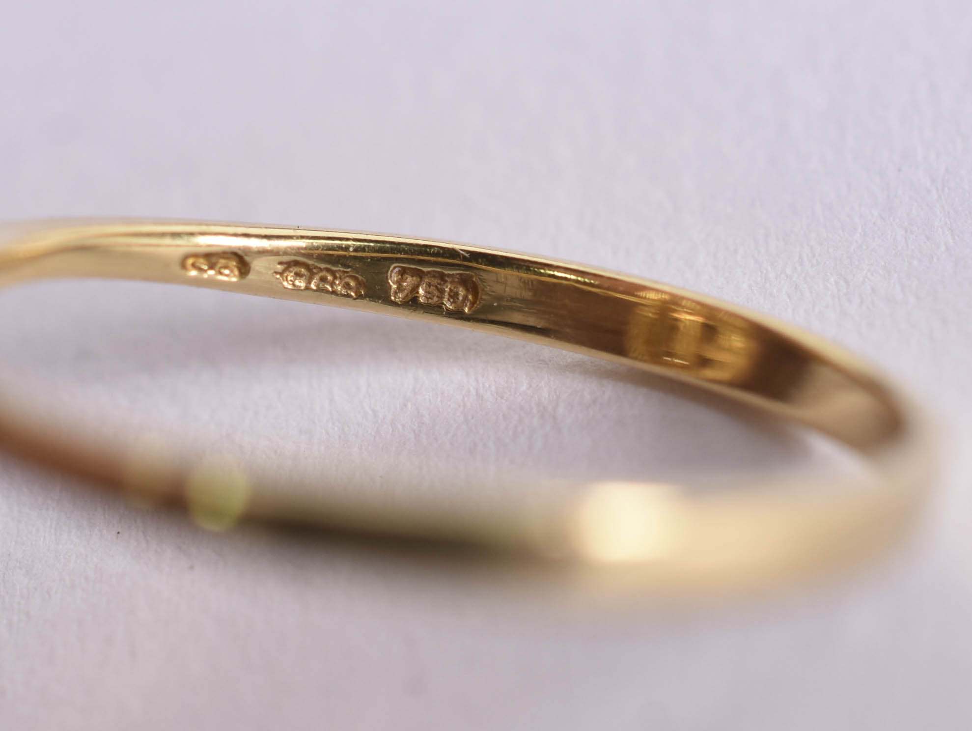 Anel de ouro 750 com mini brilhantes, aro 19 (por motivos de... - foto 4 de 4