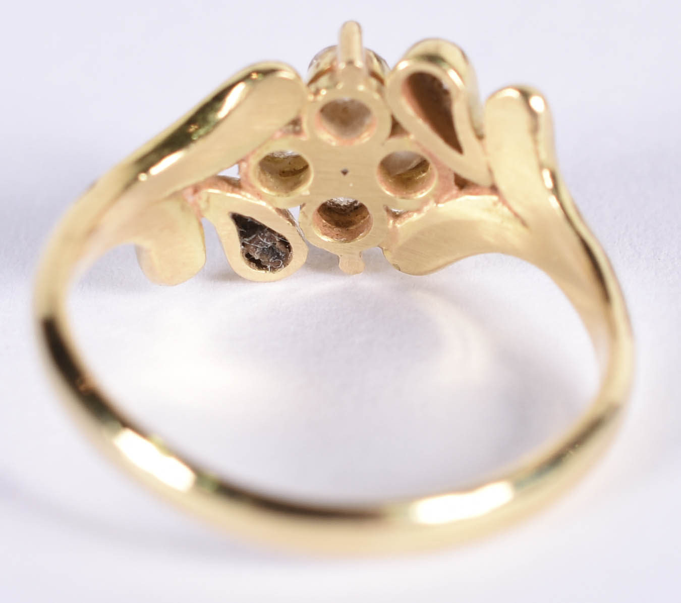 Anel de ouro amarelo 750 com 4 brilhantes de 0,10 ct, total 0,40 ct... - foto 3 de 3