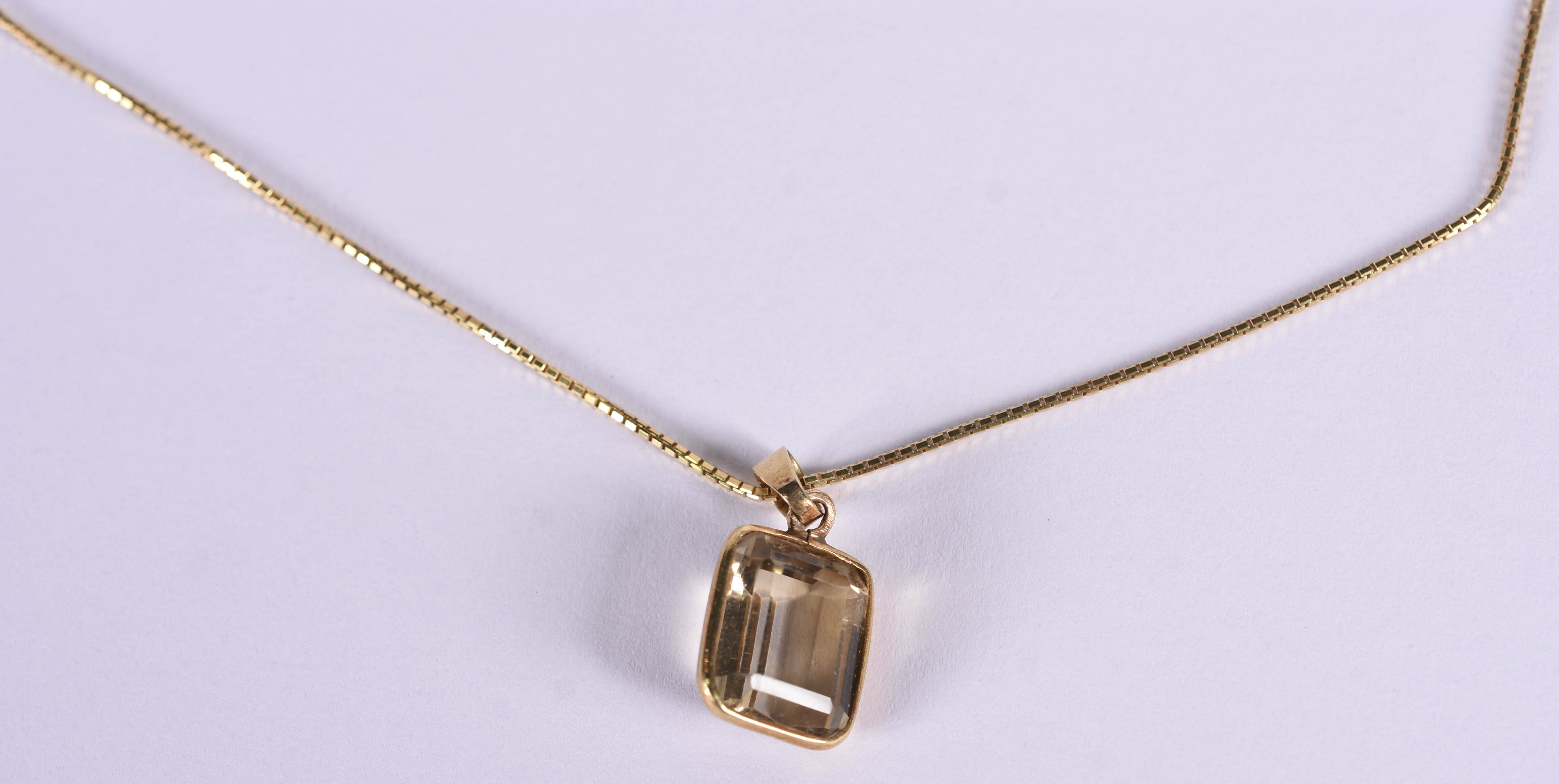 Gargantilha de ouro amarelo 750 com pingente de pedra topázio (por... - foto 1 de 5