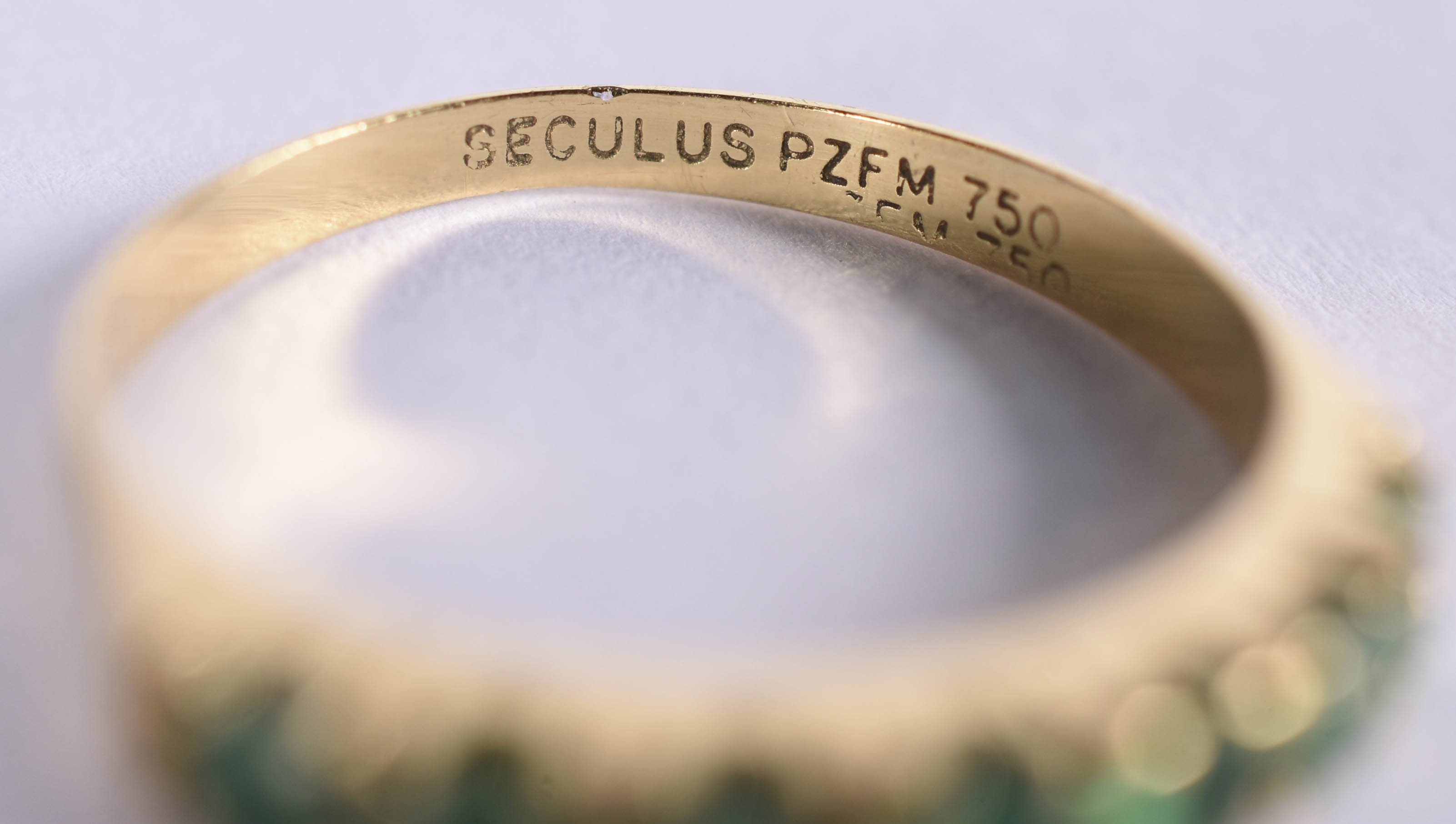 Anel de ouro amarelo 18 k com 7 esmeraldas, aro 16 (por motivos de... - foto 4 de 4