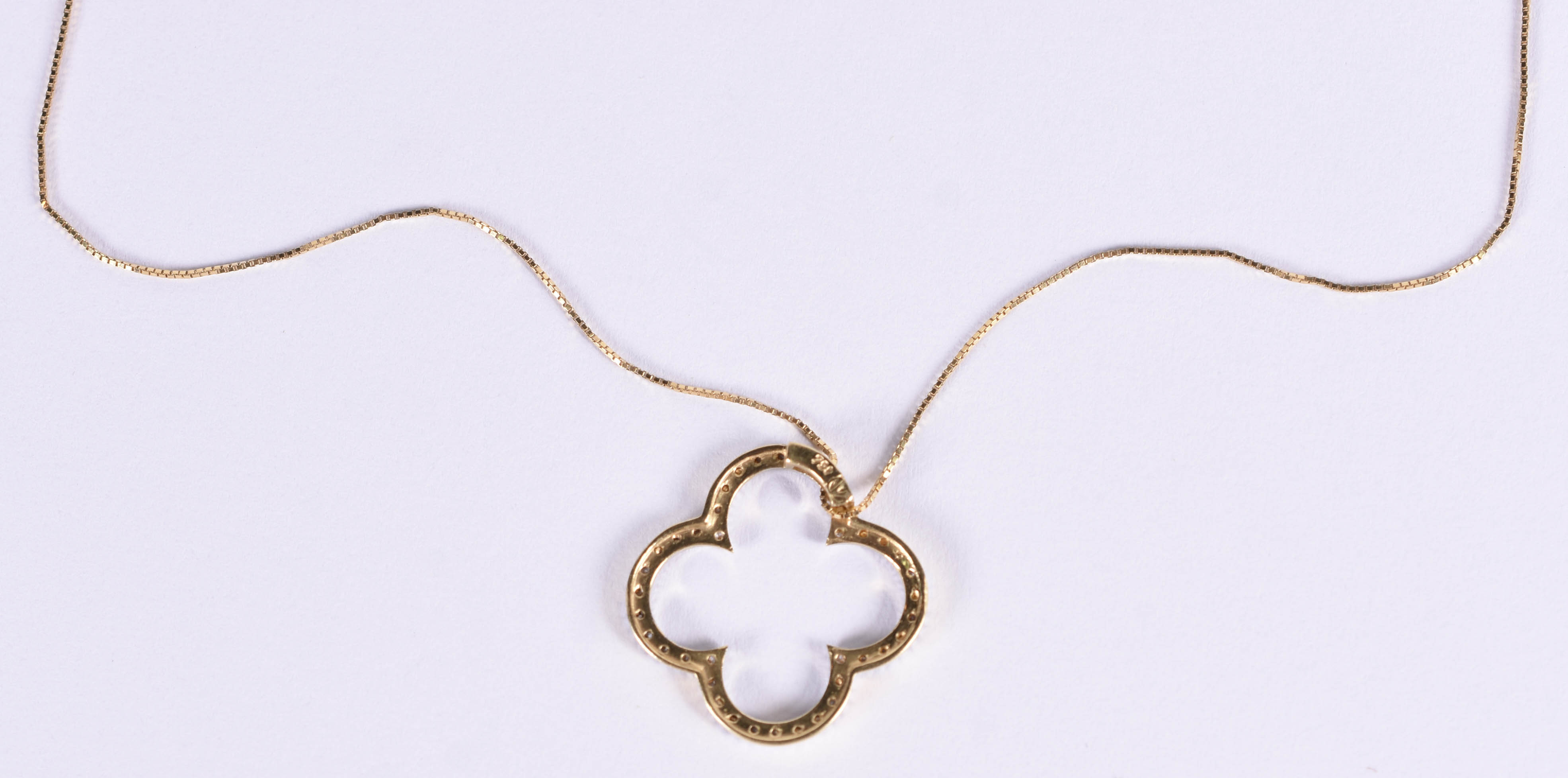 Gargantilha de ouro amarelo 750 com pingente com mini brilhante (por... - foto 3 de 5