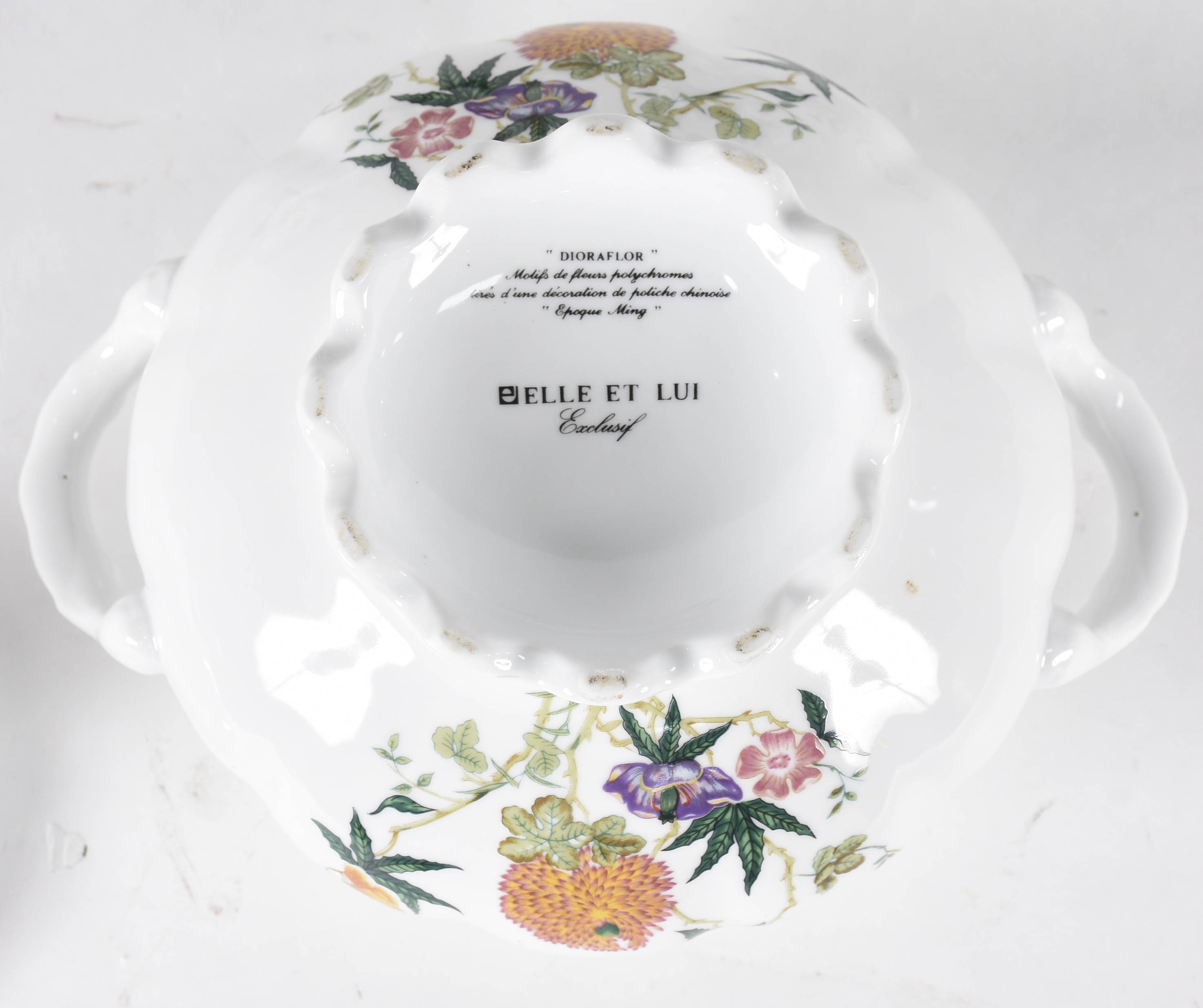Aparelho de jantar de porcelana floral policromada, marca da loja... - foto 7 de 7
